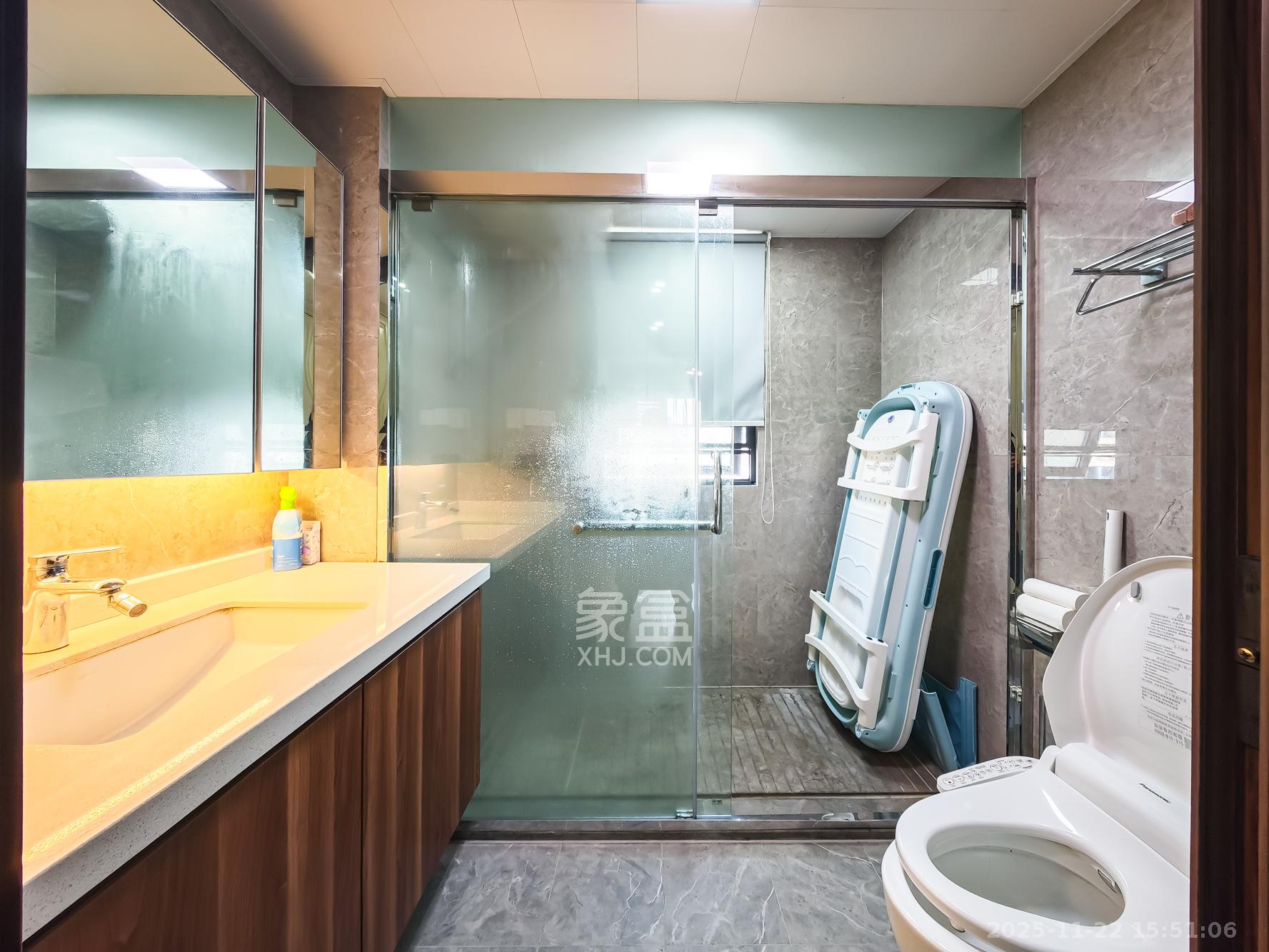 长沙万境潇湘  4室2厅2卫    170.0万卫生间