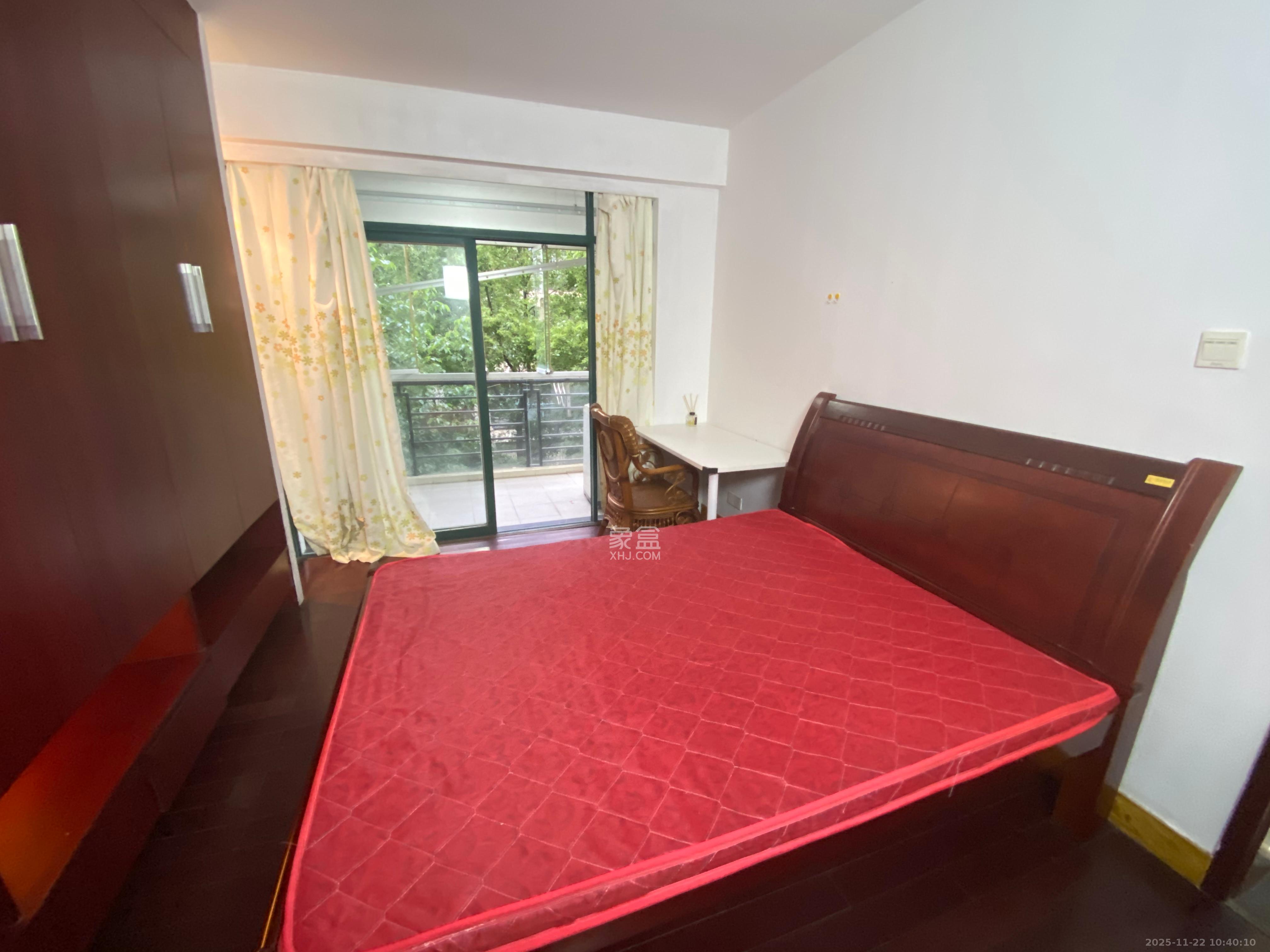 东方新城 3室2厅2卫 2000.0元/月 东方新城 3室2厅2卫 2000.0元/月室内图