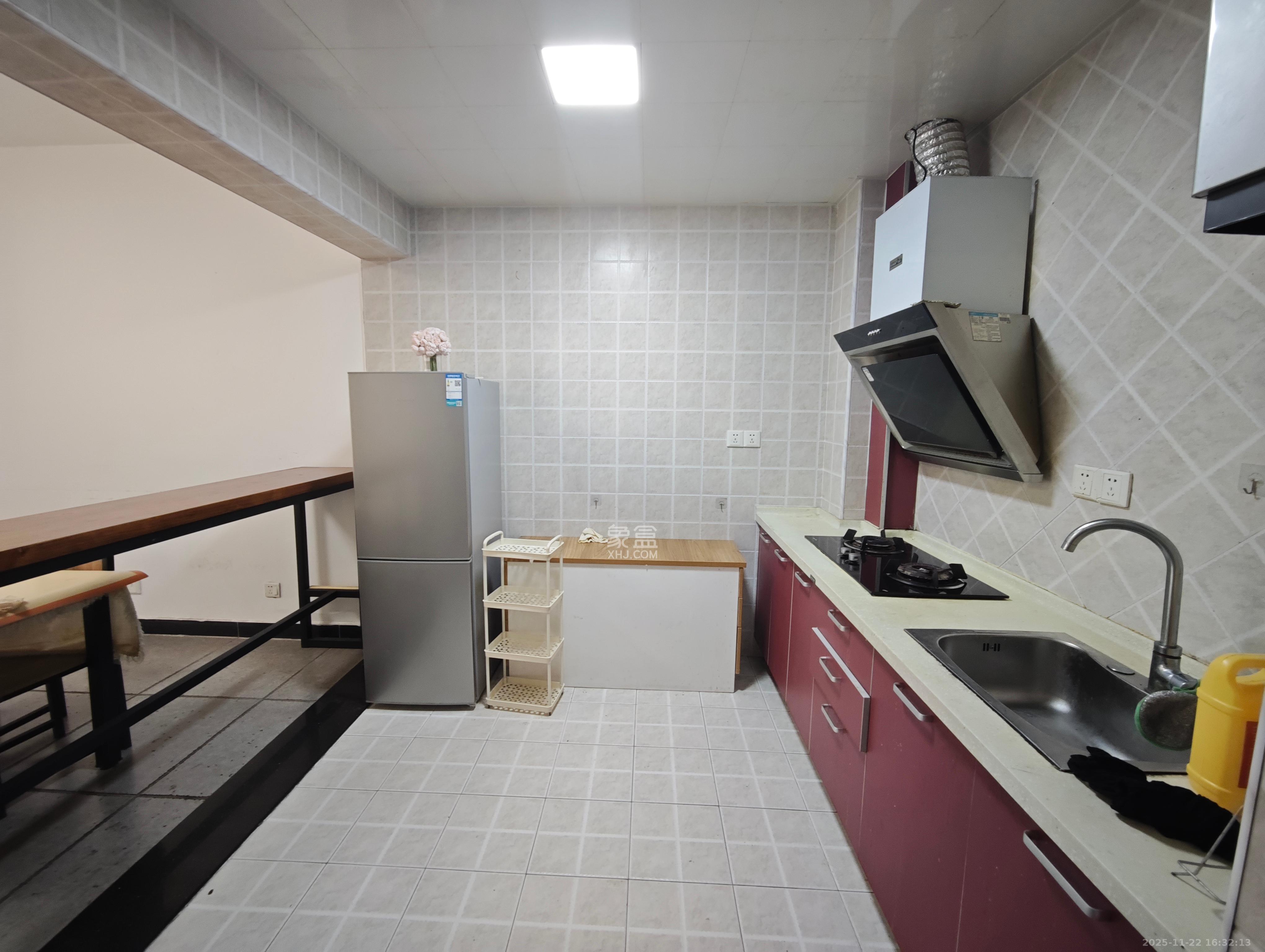 融科檀香山(融科紫檀、香山国际) 2室1厅1卫 2800.0元/月 融科檀香山(融科紫檀、香山国际) 2室1厅1卫 2800.0元/月室内图