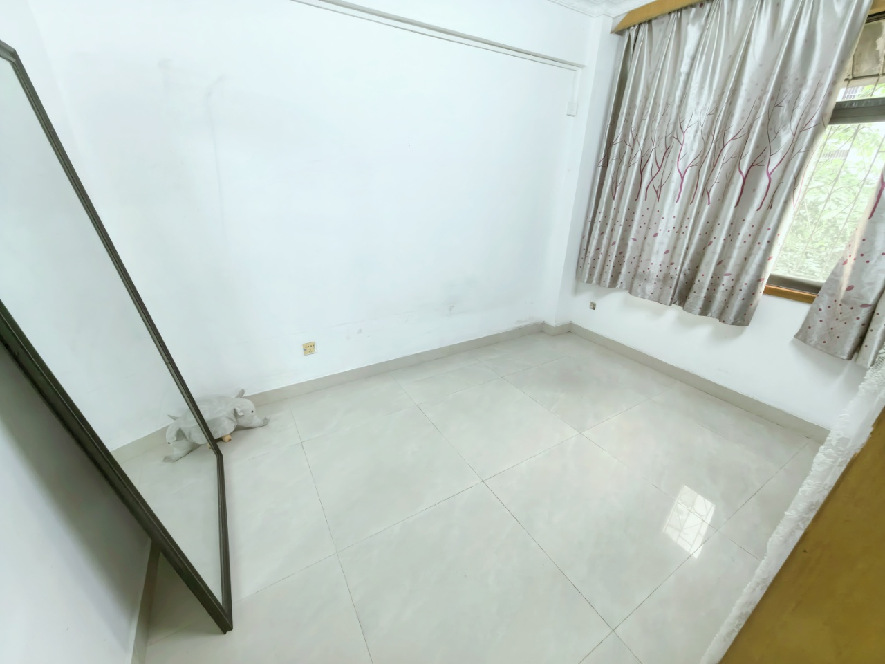 海口市公安局金龙宿舍区 3室2厅1卫 2300.0元/月 海口市公安局金龙宿舍区 3室2厅1卫 2300.0元/月室内图