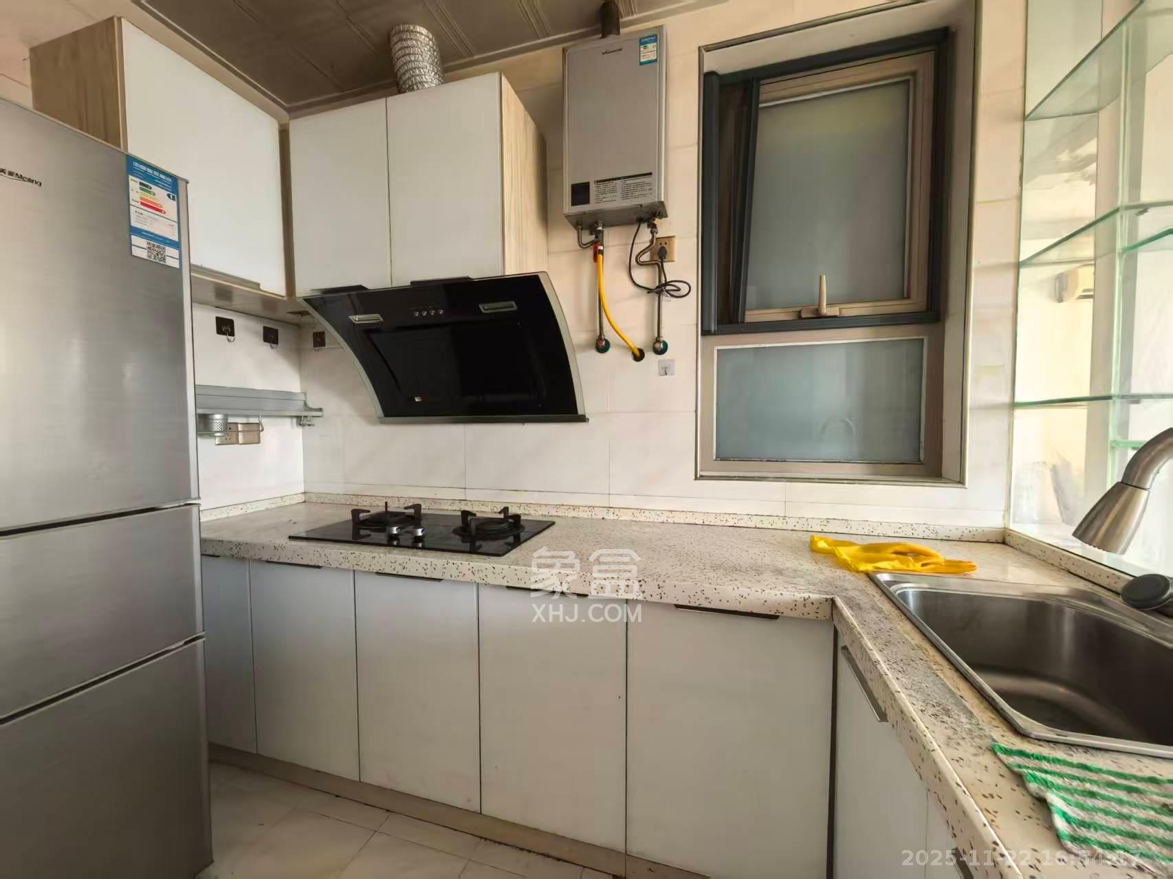 怡海星城 1室2厅1卫 1350.0元/月 怡海星城 1室2厅1卫 1350.0元/月室内图