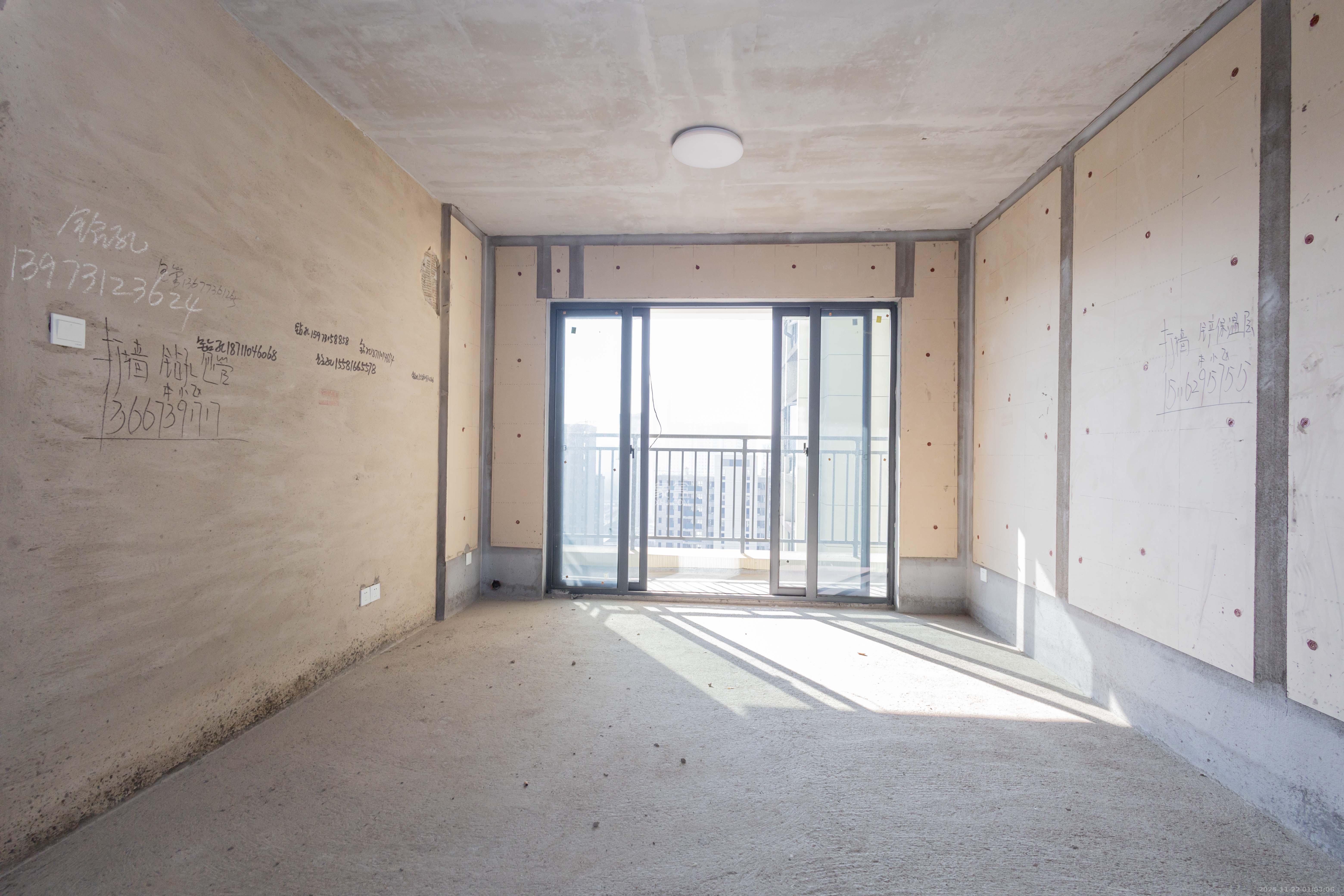 珑璟学府  4室2厅2卫    139.0万