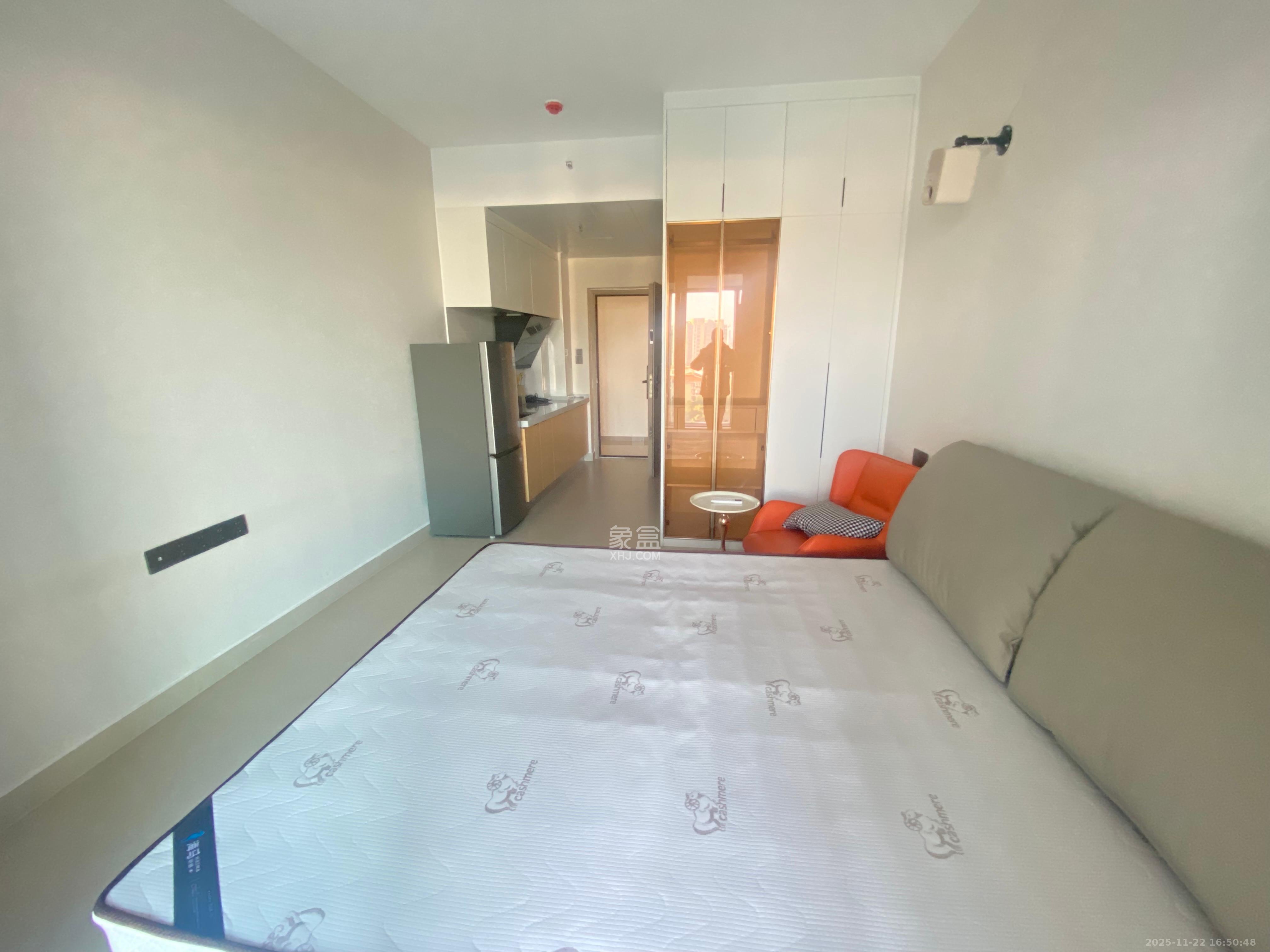 金地峯范  1室0厅0卫    2000.0元/月室内图