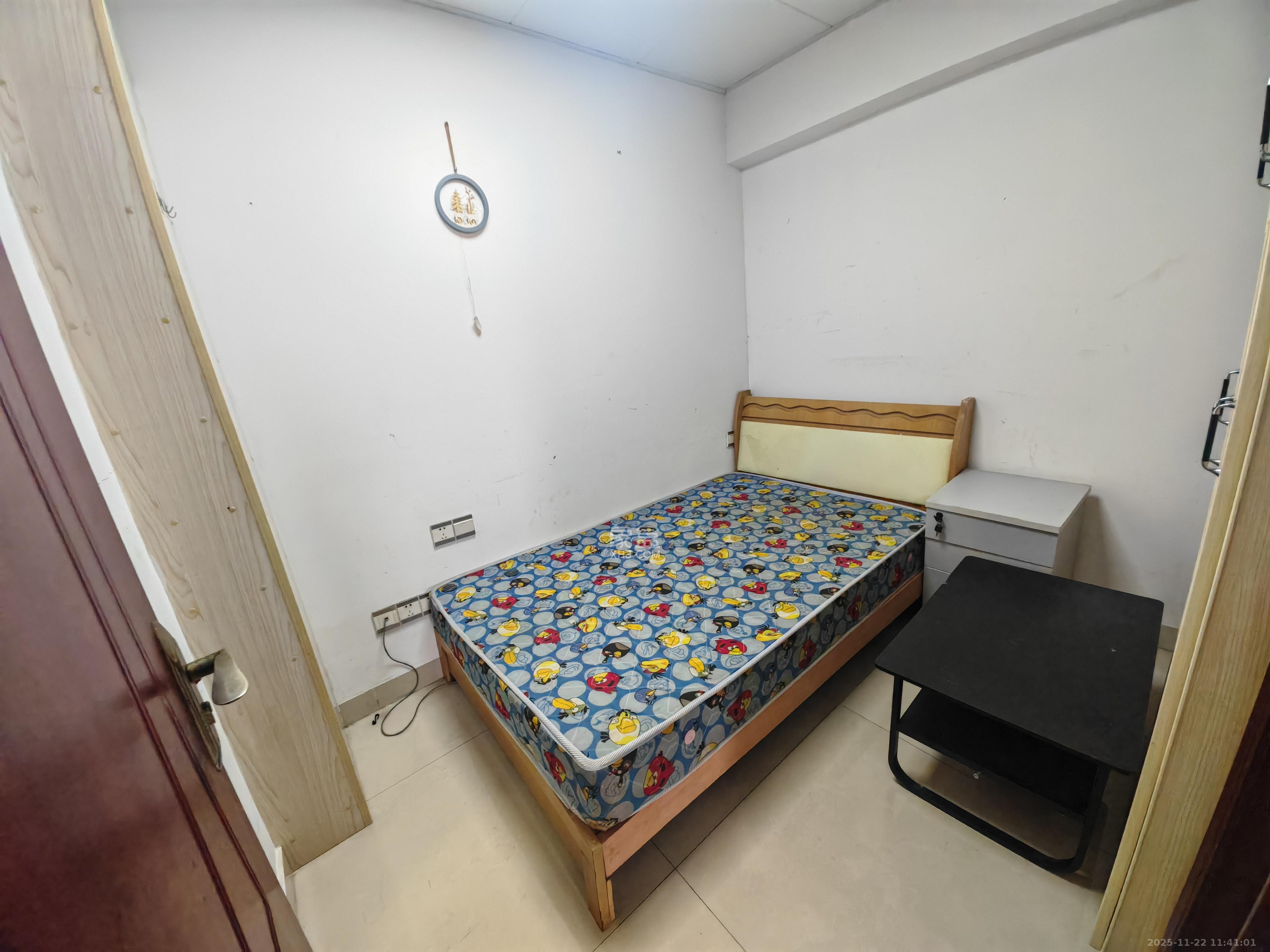 东方芙蓉  2室2厅1卫    1500.0元/月室内图