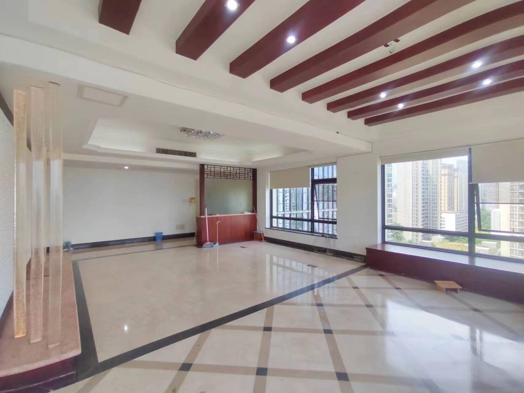 紫荆信息公寓  5室2厅2卫    11000.0元/月室内图