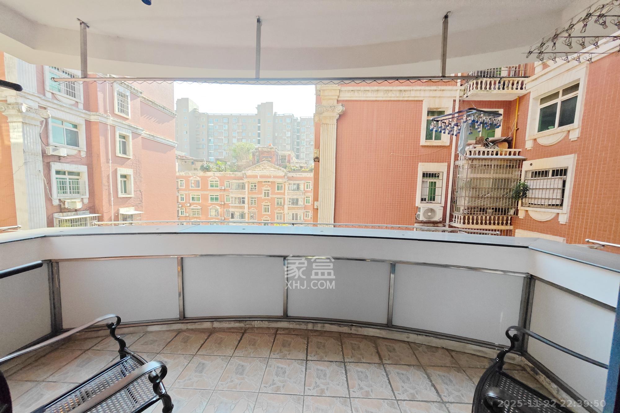 名都花园 4室2厅2卫 128.0万 名都花园 4室2厅2卫 128.0万阳台