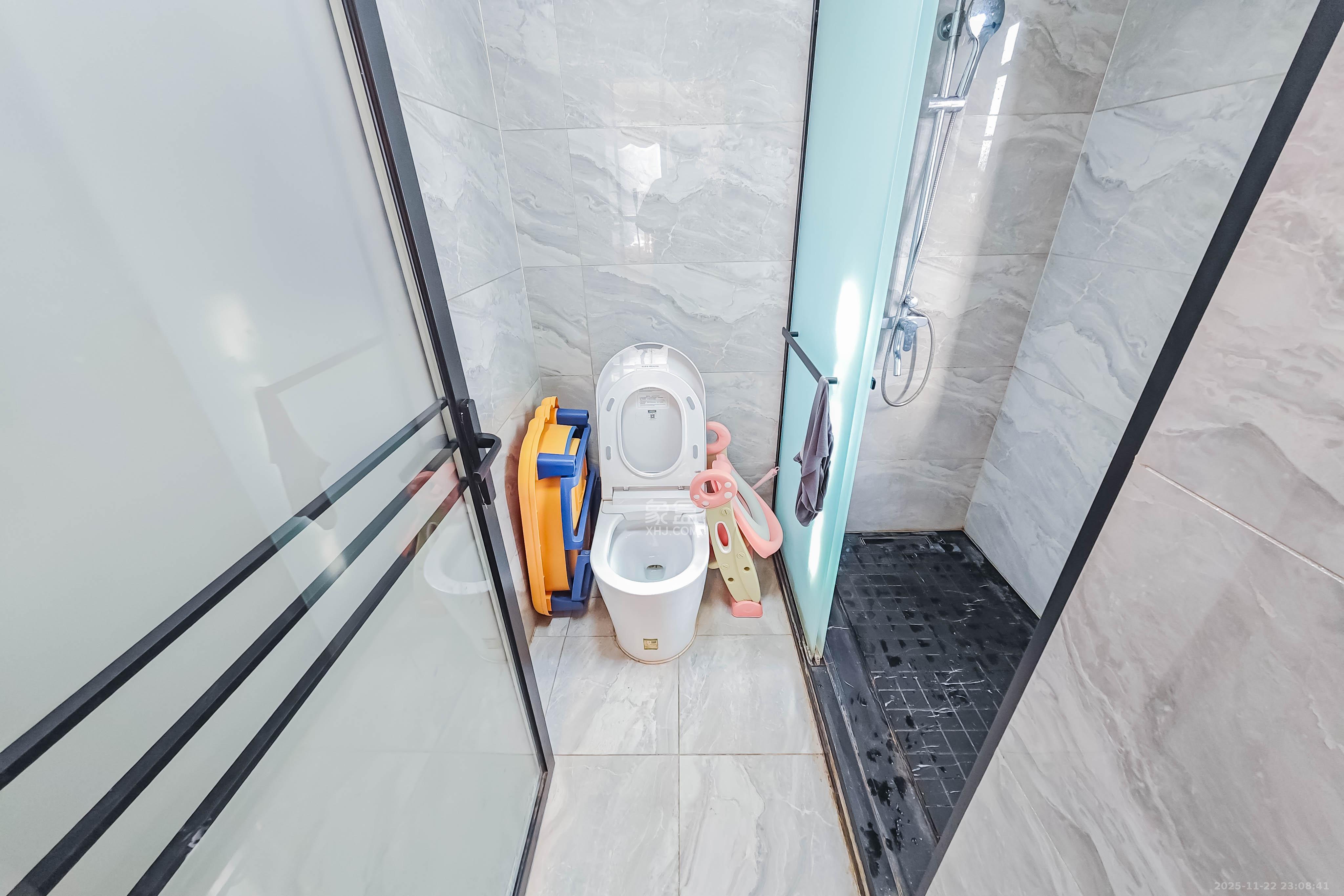 半山壹号  3室2厅2卫    135.0万其他