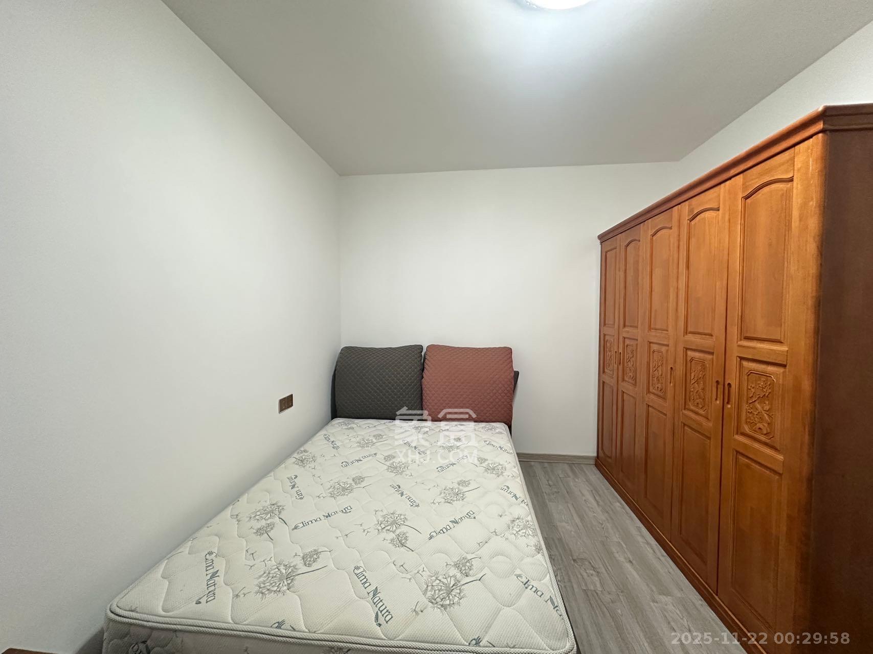 半山壹号  3室2厅2卫    3000.0元/月室内图