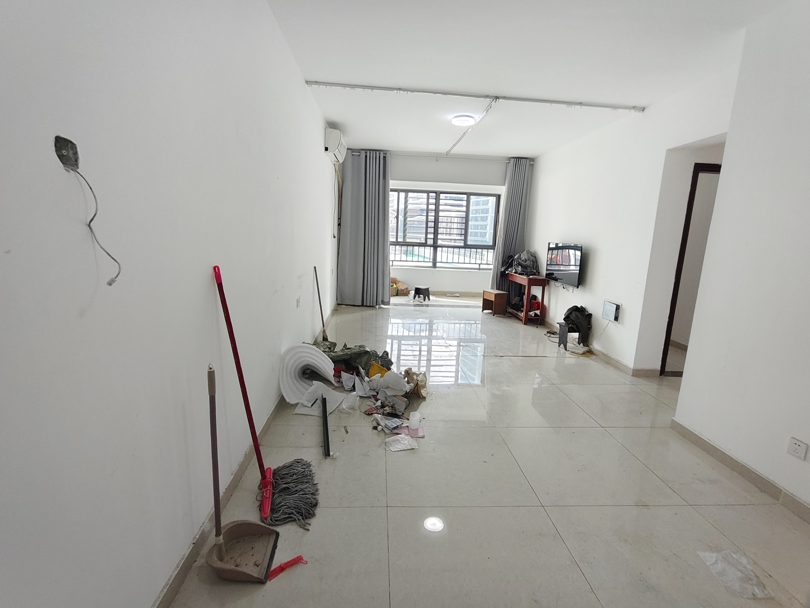 坡巷雅苑 3室2厅1卫 2600.0元/月 坡巷雅苑 3室2厅1卫 2600.0元/月室内图