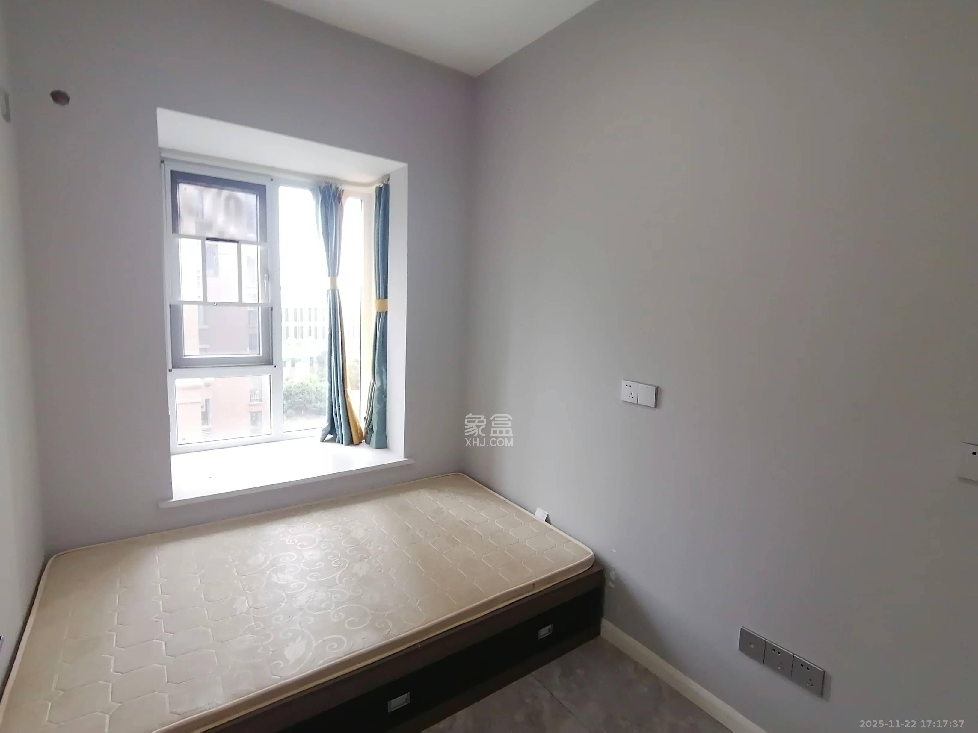 荣盛花语城  1室2厅1卫    2000.0元/月室内图