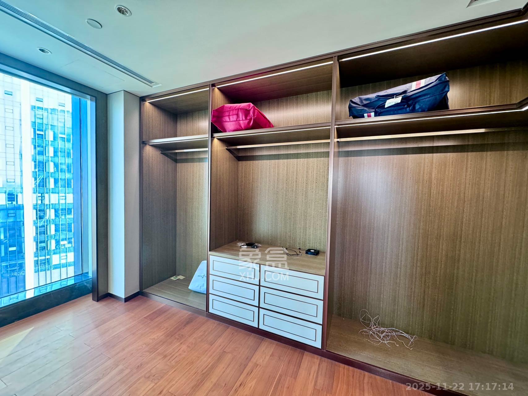 运达中央广场三期  5室2厅4卫    26800.0元/月室内图