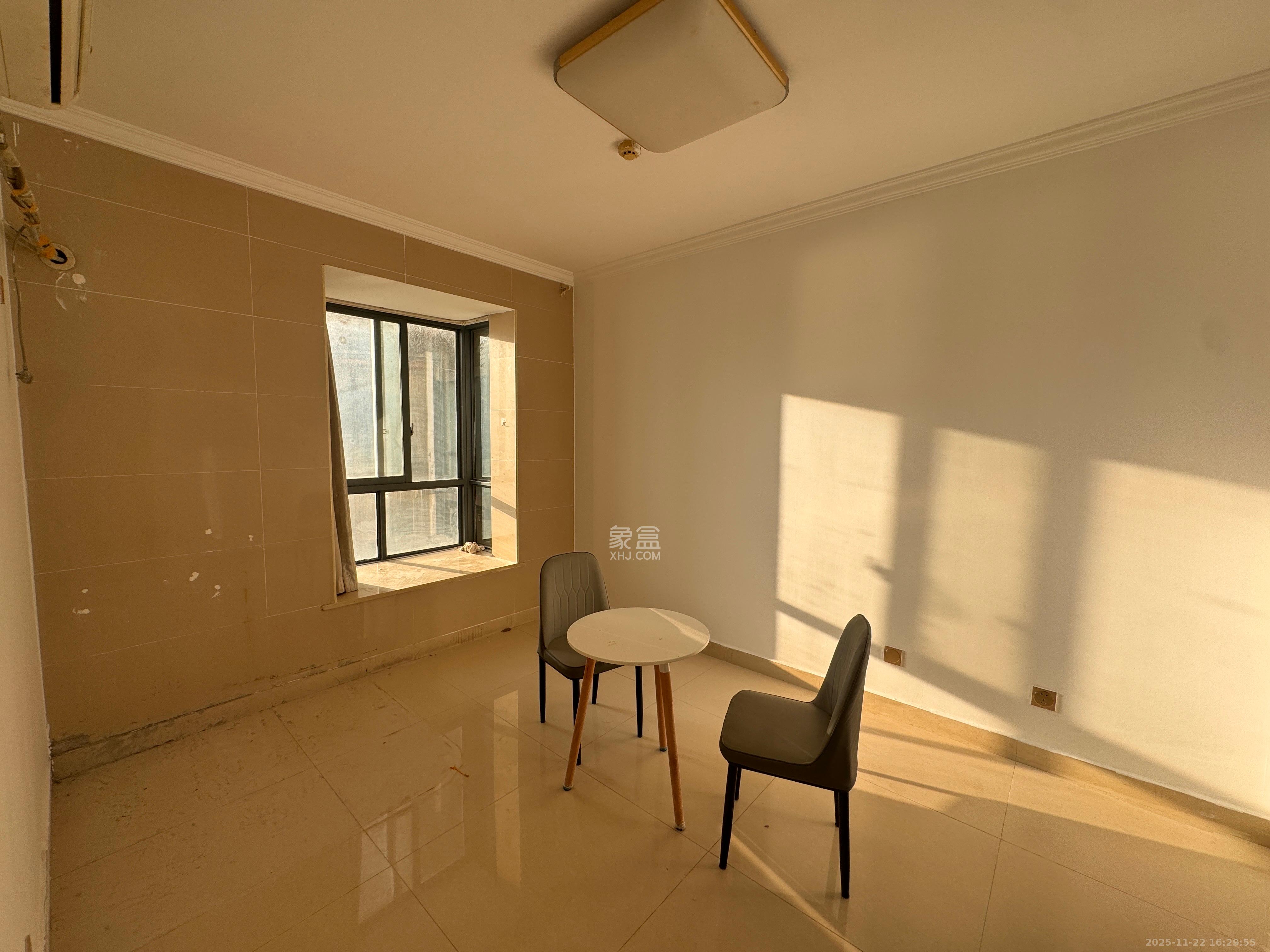 湘江世纪城富湾国际  5室2厅2卫    10000.0元/月室内图