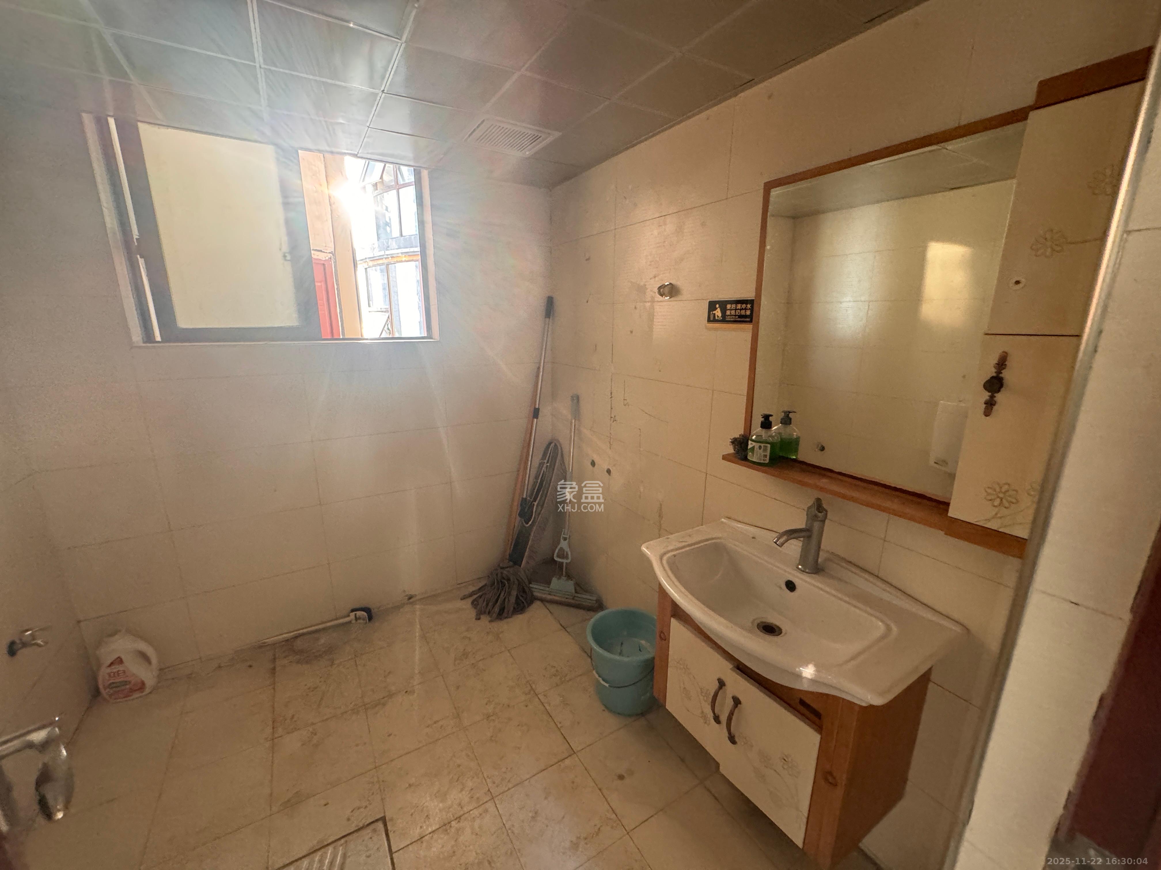 湘江世纪城富湾国际  5室2厅2卫    10000.0元/月室内图