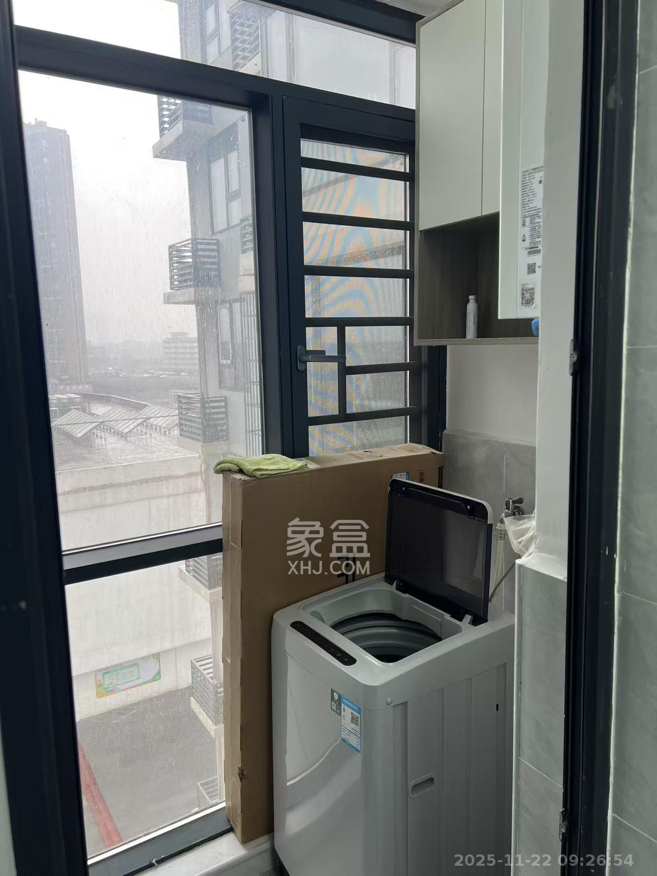 蔷薇国际  3室2厅1卫    1800.0元/月室内图