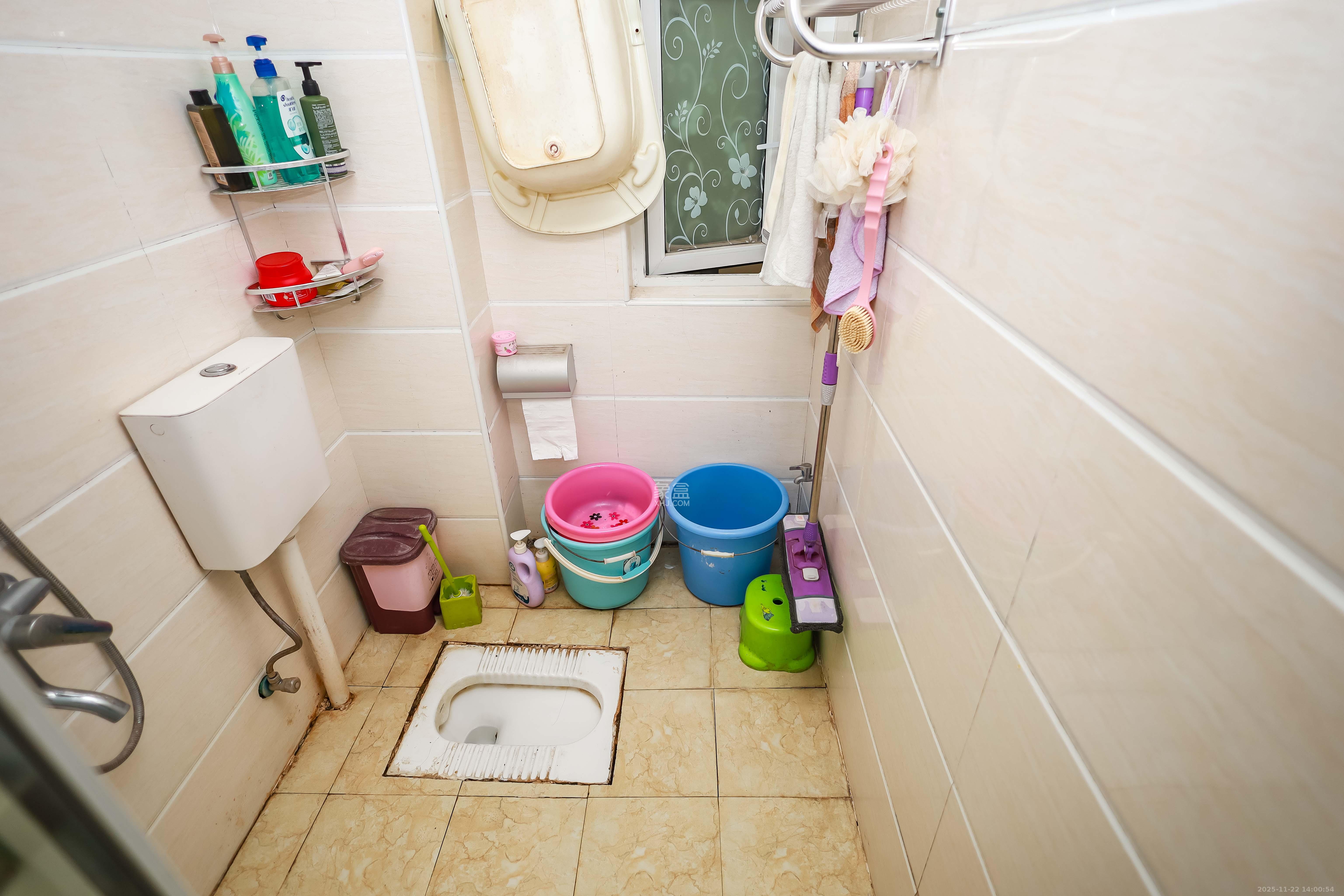 天麓尚层  3室2厅1卫    68.0万卫生间