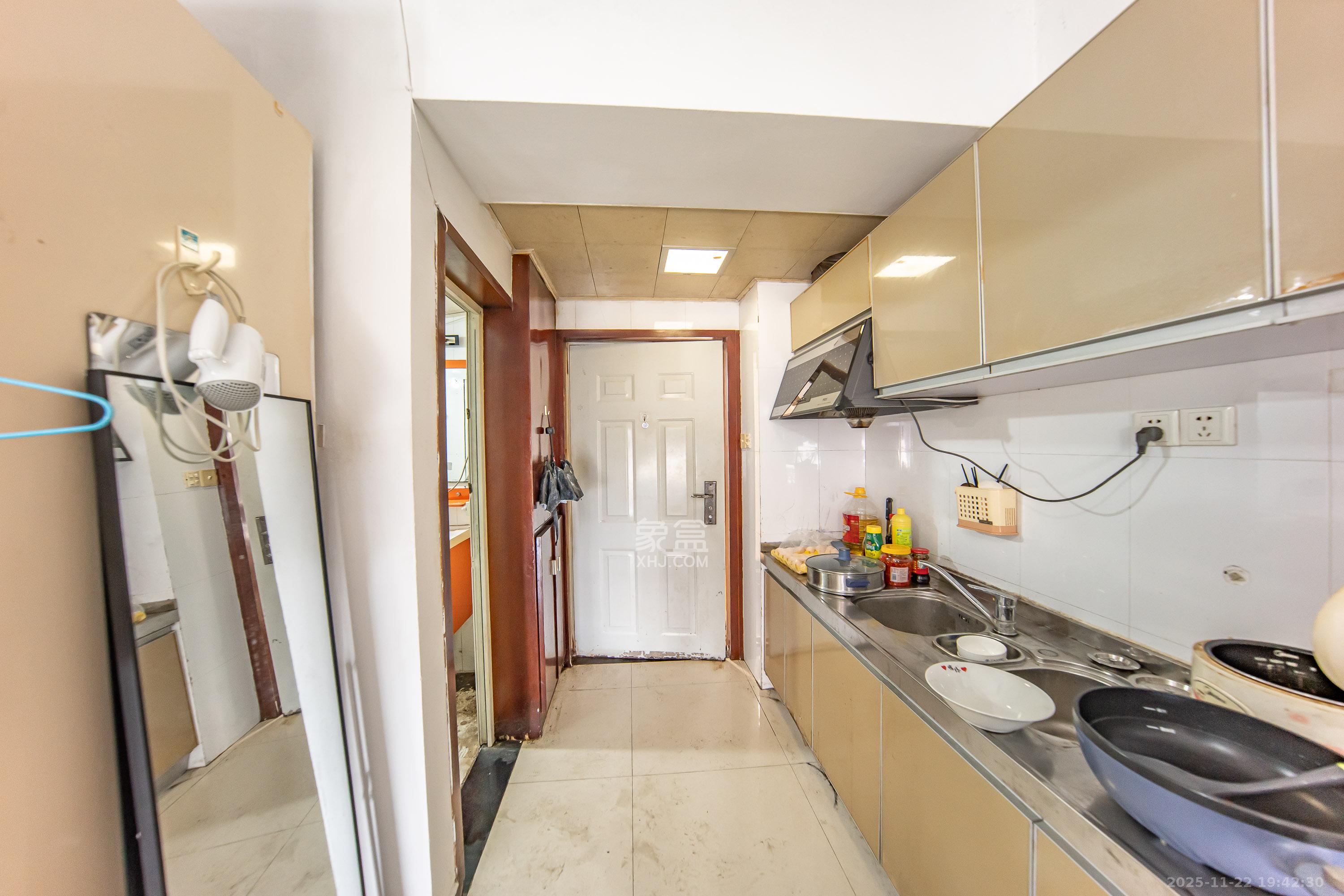 阳光100二期  1室1厅1卫    21.8万厨房