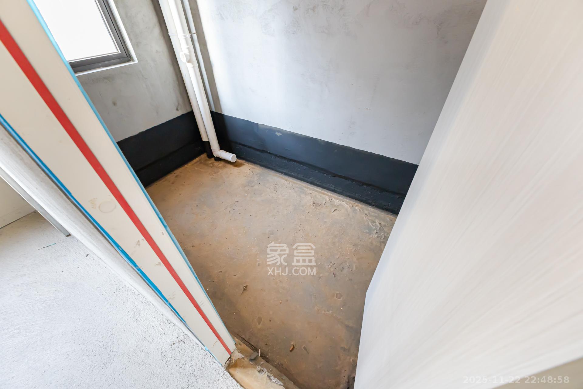 润和湘江天地E区 4室2厅3卫 200.0万 润和湘江天地E区 4室2厅3卫 200.0万卫生间