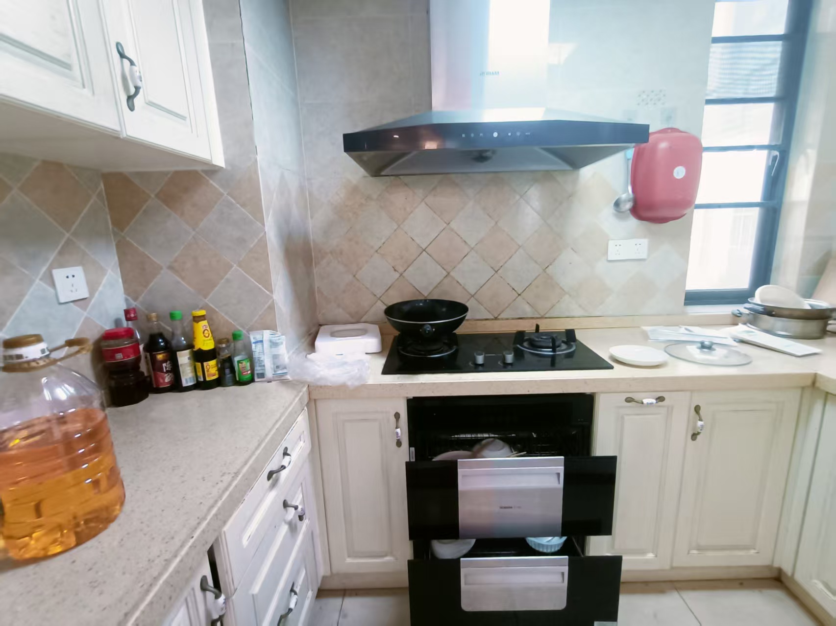 和信广场  2室1厅1卫    3000.0元/月室内图