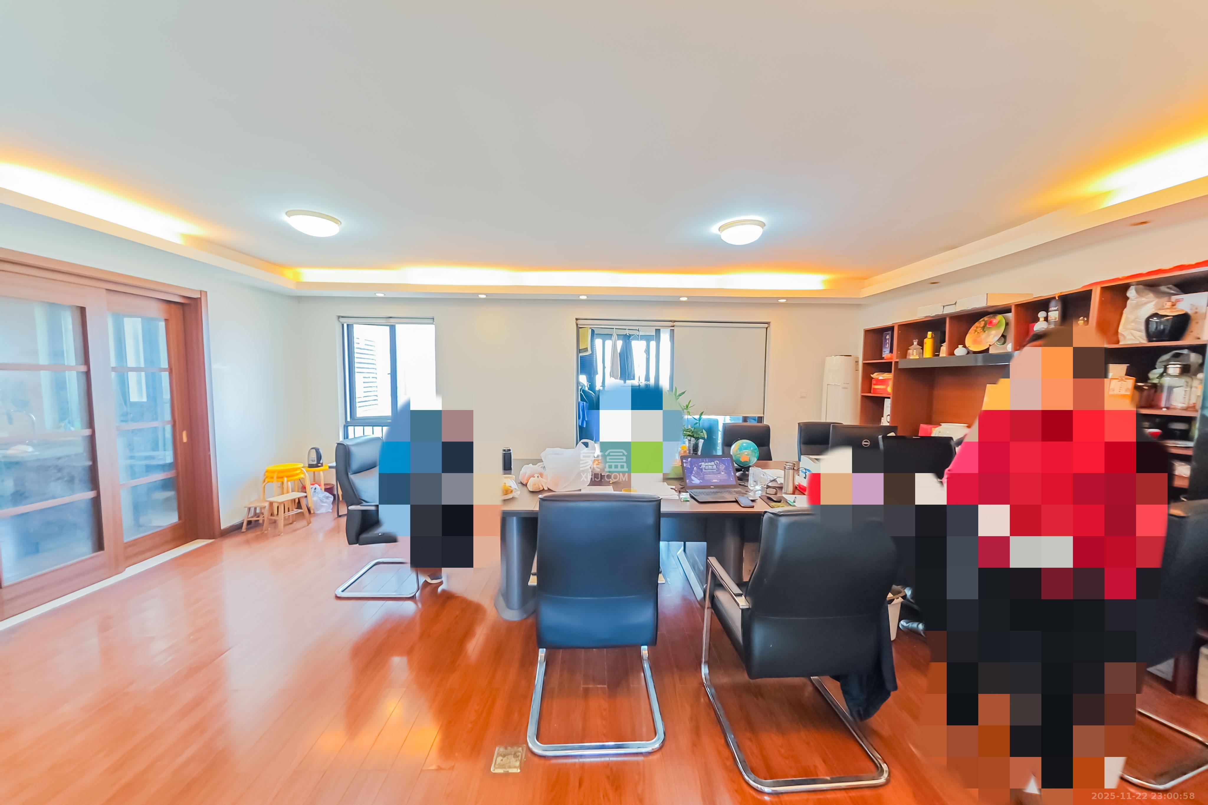 万科金域华府三四期  4室2厅2卫    138.0万客厅