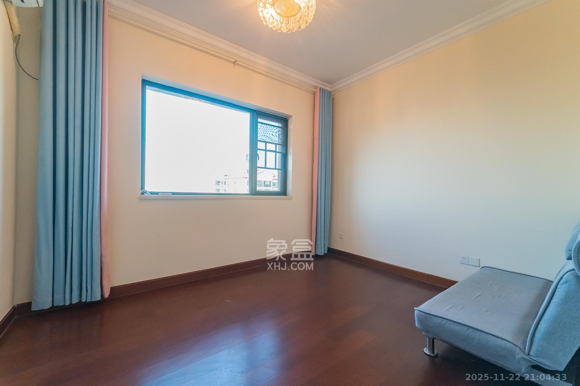 恒大翡翠华庭 3室2厅2卫 103.0万 恒大翡翠华庭 3室2厅2卫 103.0万卧室