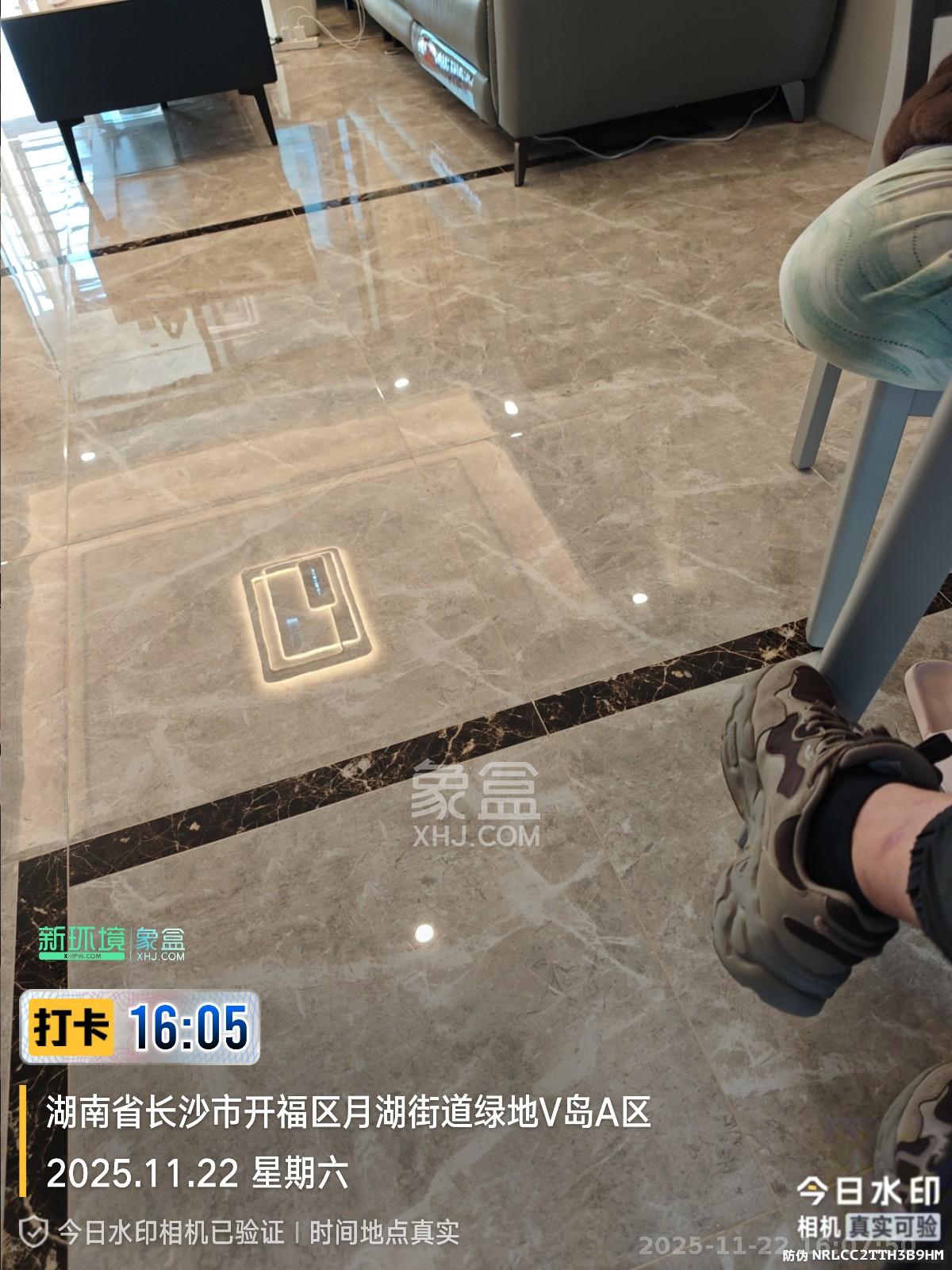 绿地V岛  4室2厅2卫    3500.0元/月室内图