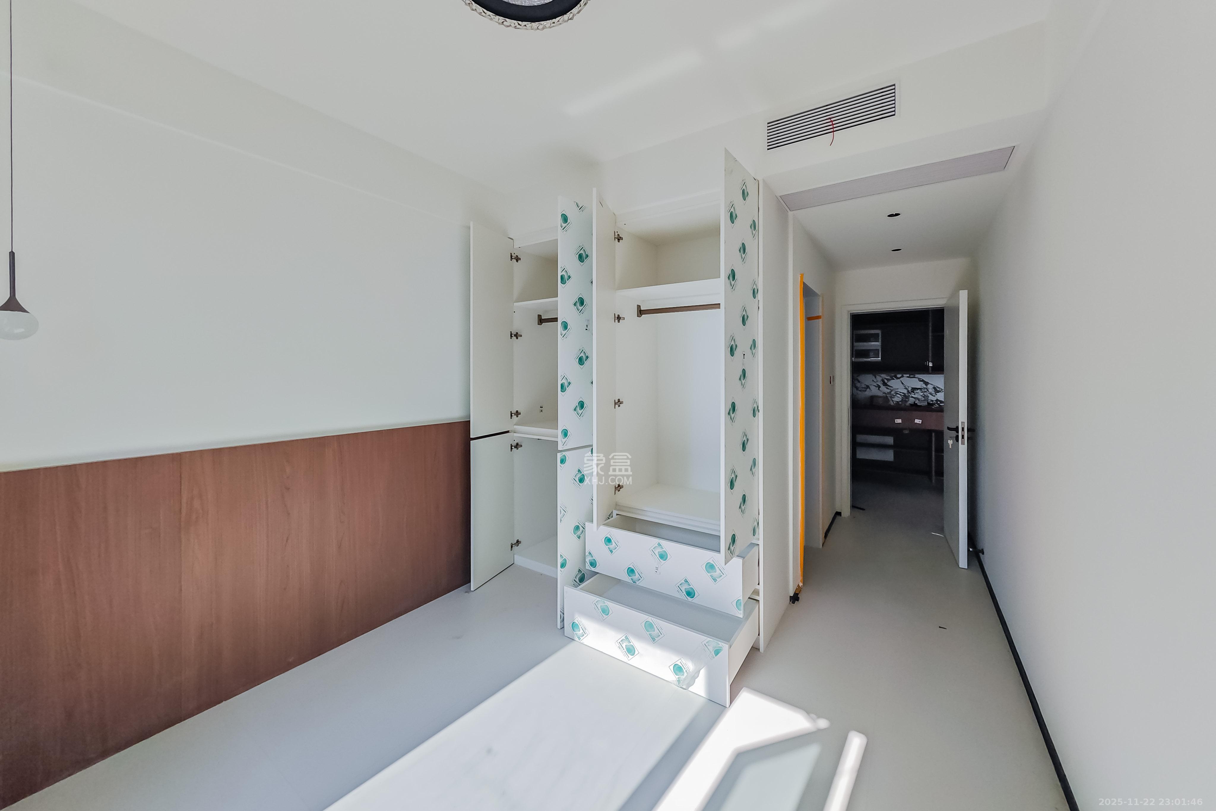 中天星耀城  5室2厅2卫    218.0万卧室