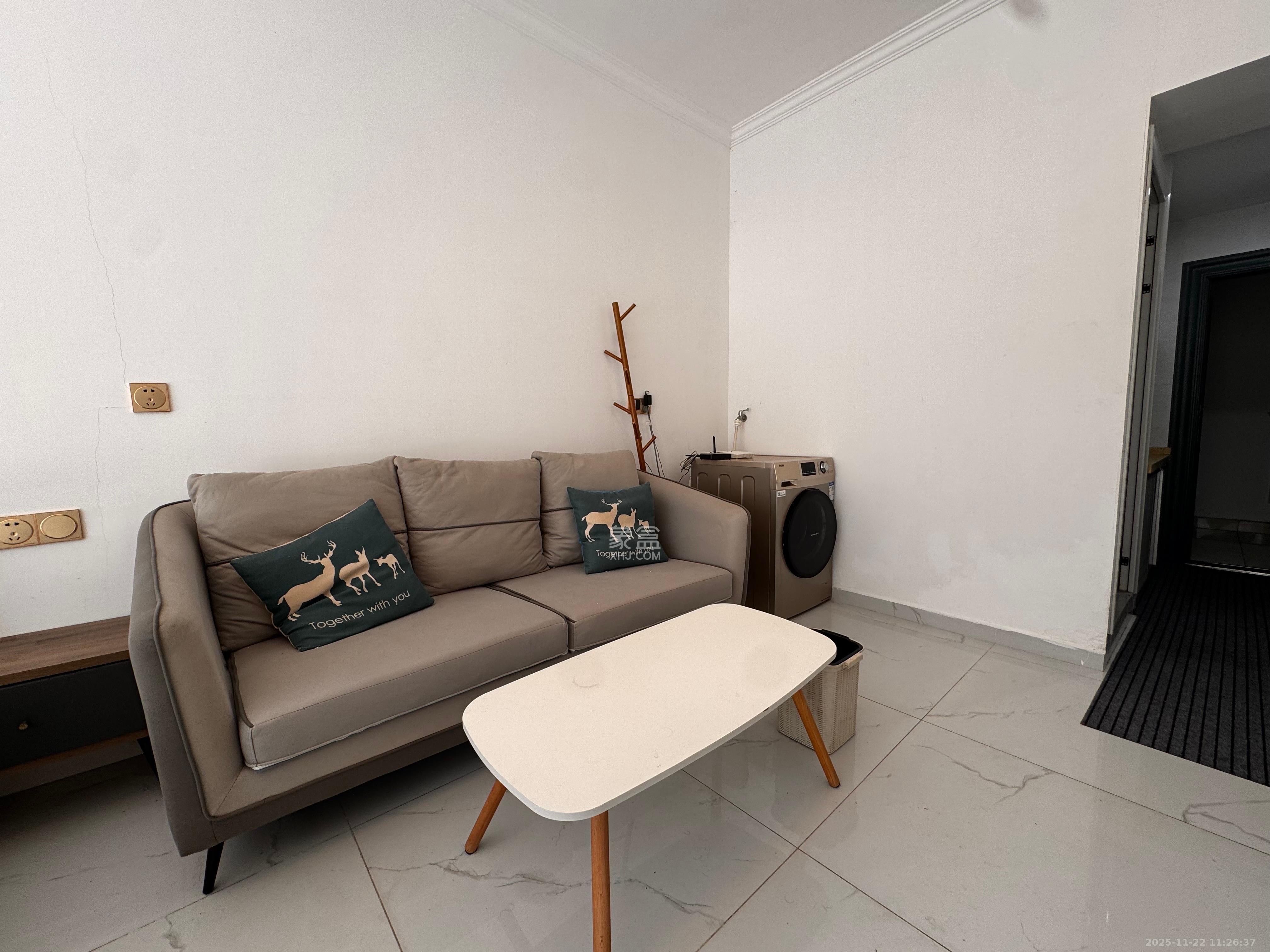 山与墅  1室1厅1卫    1100.0元/月室内图