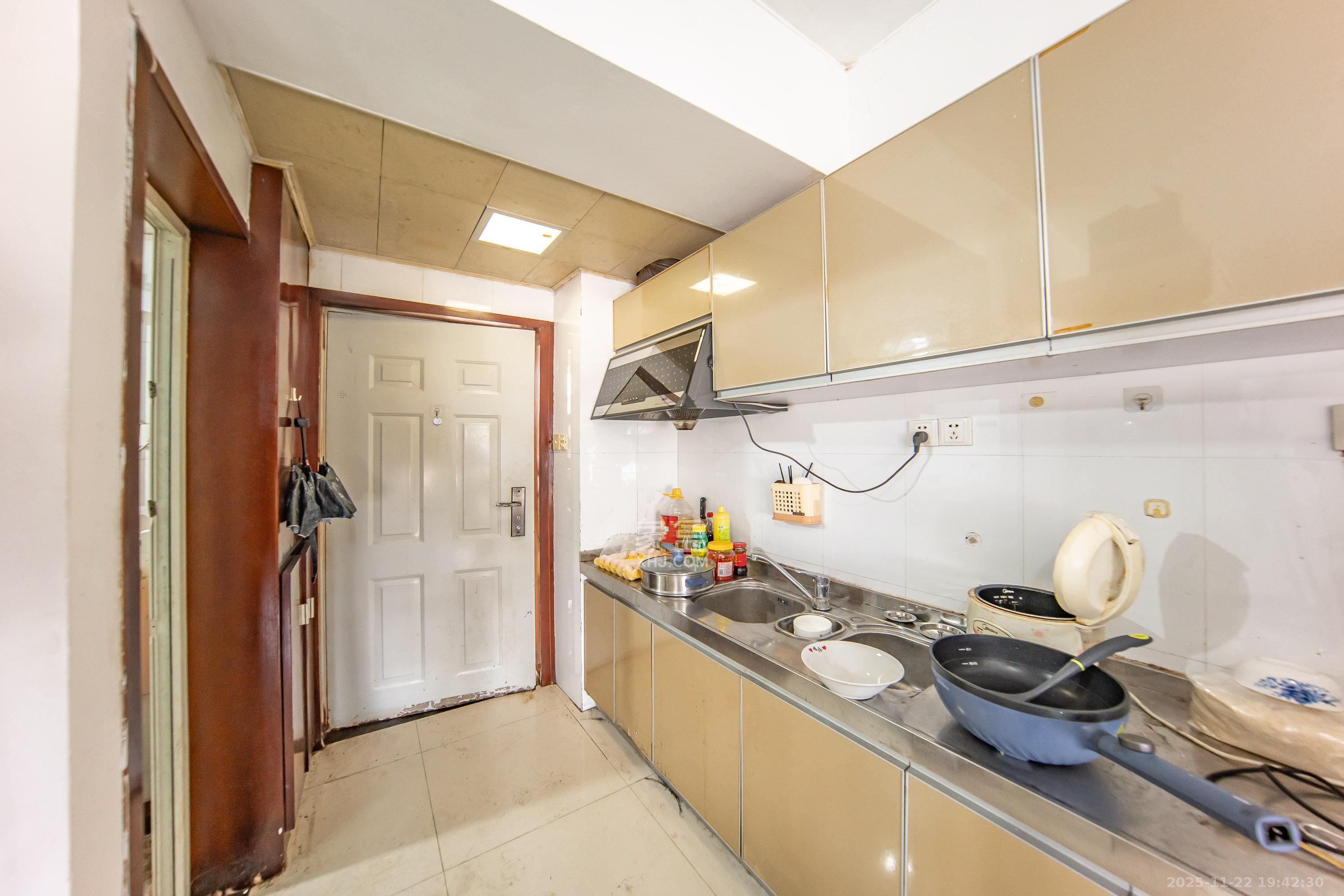 阳光100二期  1室1厅1卫    21.8万厨房