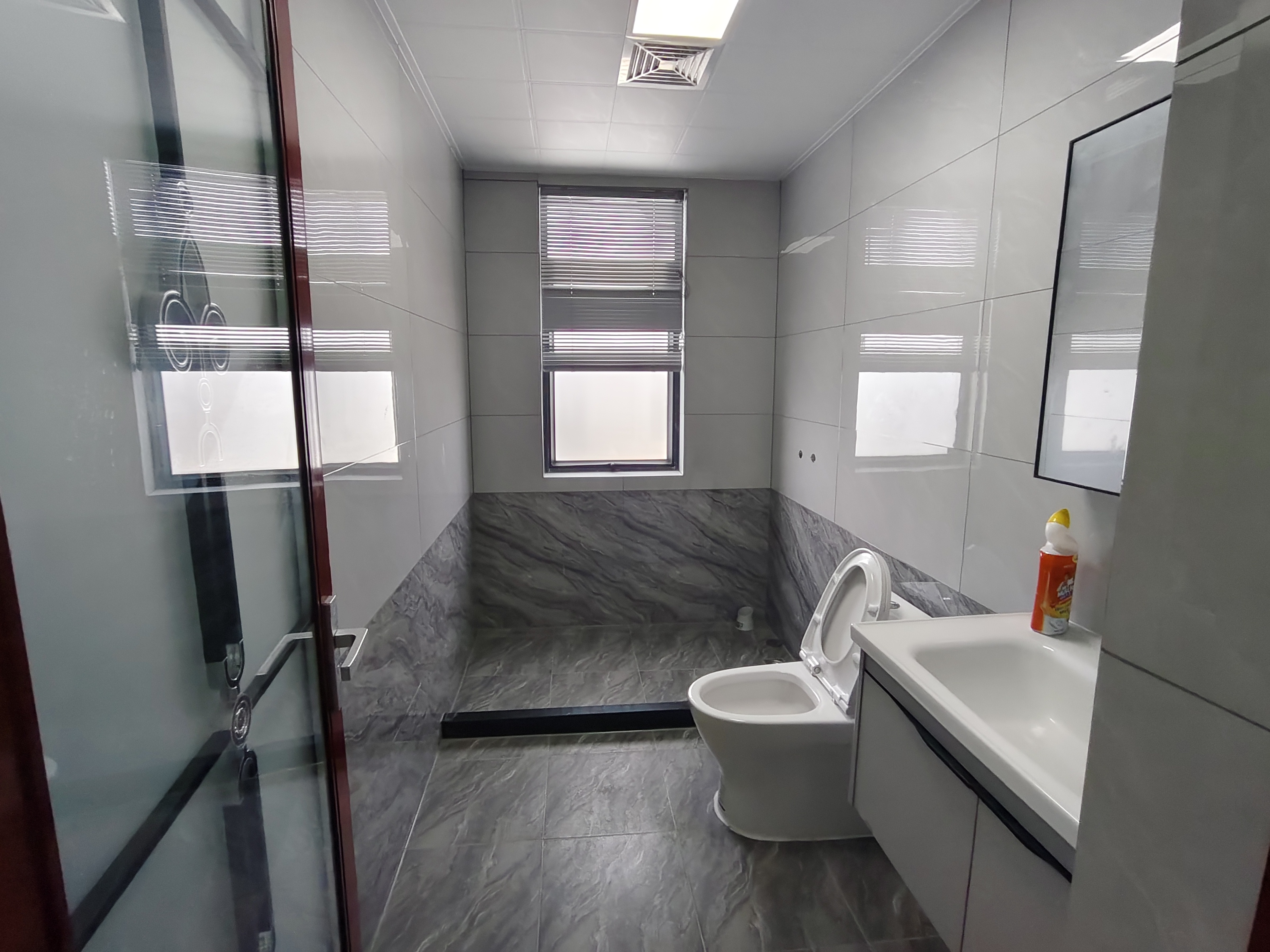 汇水湾  4室2厅2卫    3500.0元/月室内图