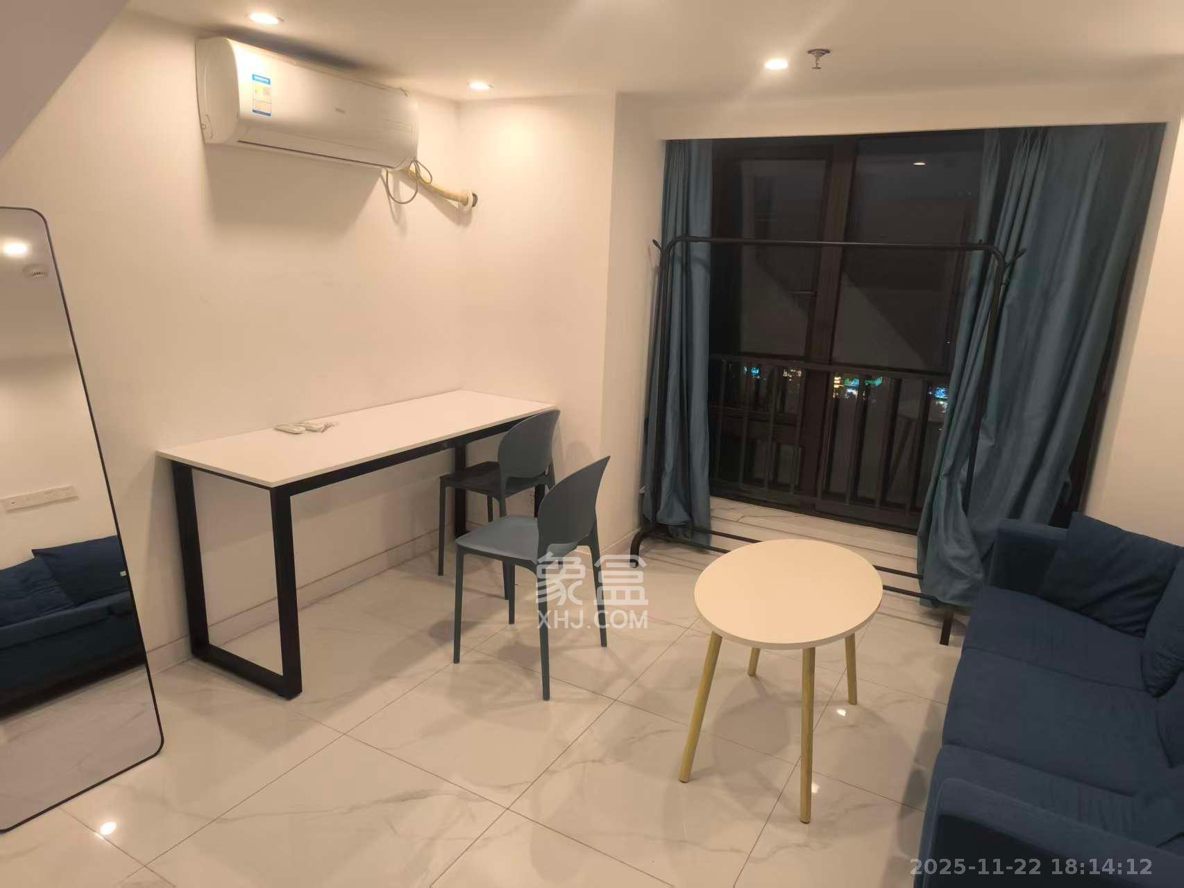 卓越江岸  2室1厅1卫    2000.0元/月室内图