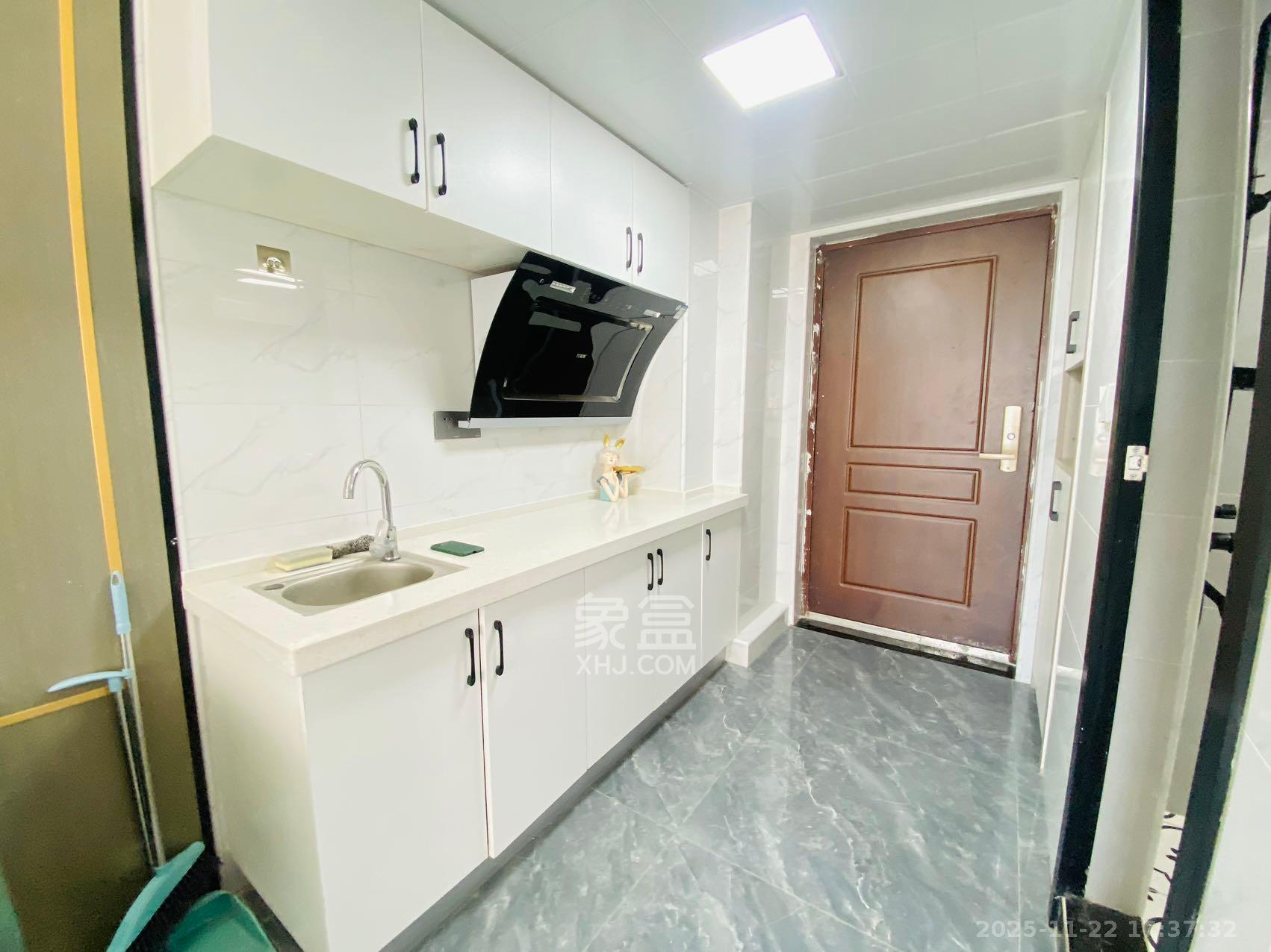 梅溪湖金茂湾  2室1厅1卫    2000.0元/月室内图