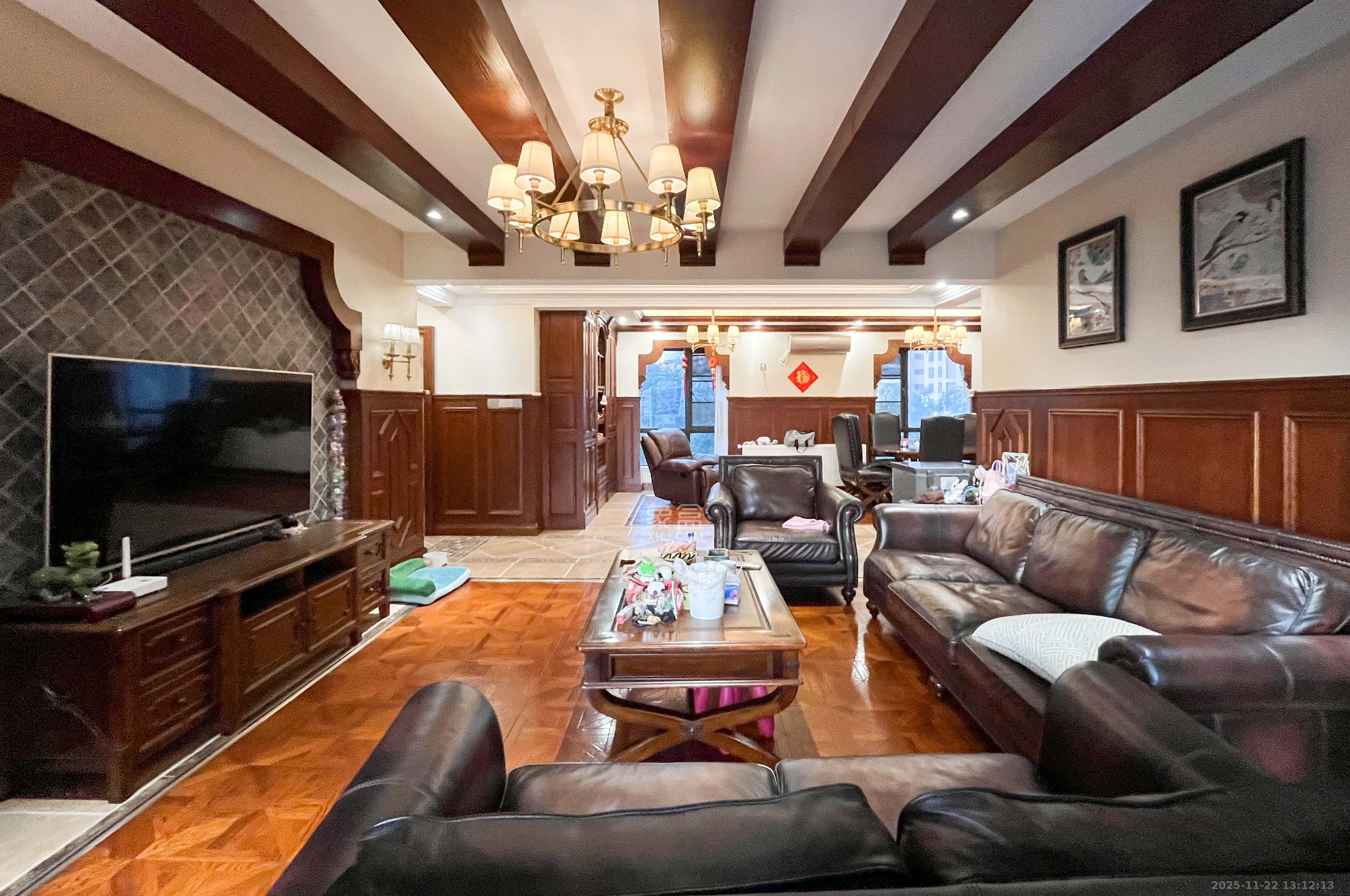 达美D6区 1室2厅2卫 300.0万 达美D6区 1室2厅2卫 300.0万客厅