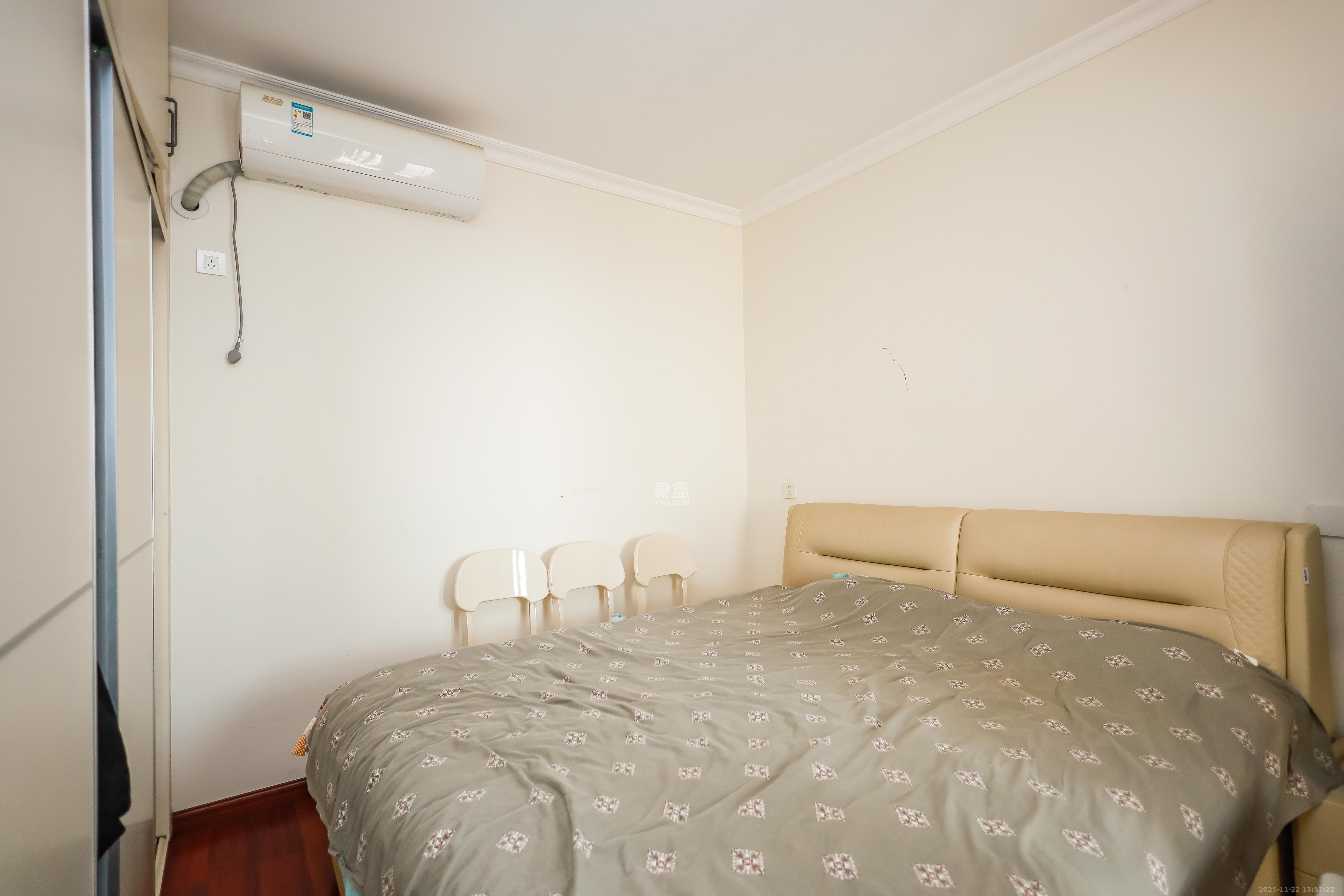 丽都桃源(金峰北院二期) 2室1厅1卫 72.0万 丽都桃源(金峰北院二期) 2室1厅1卫 72.0万卧室