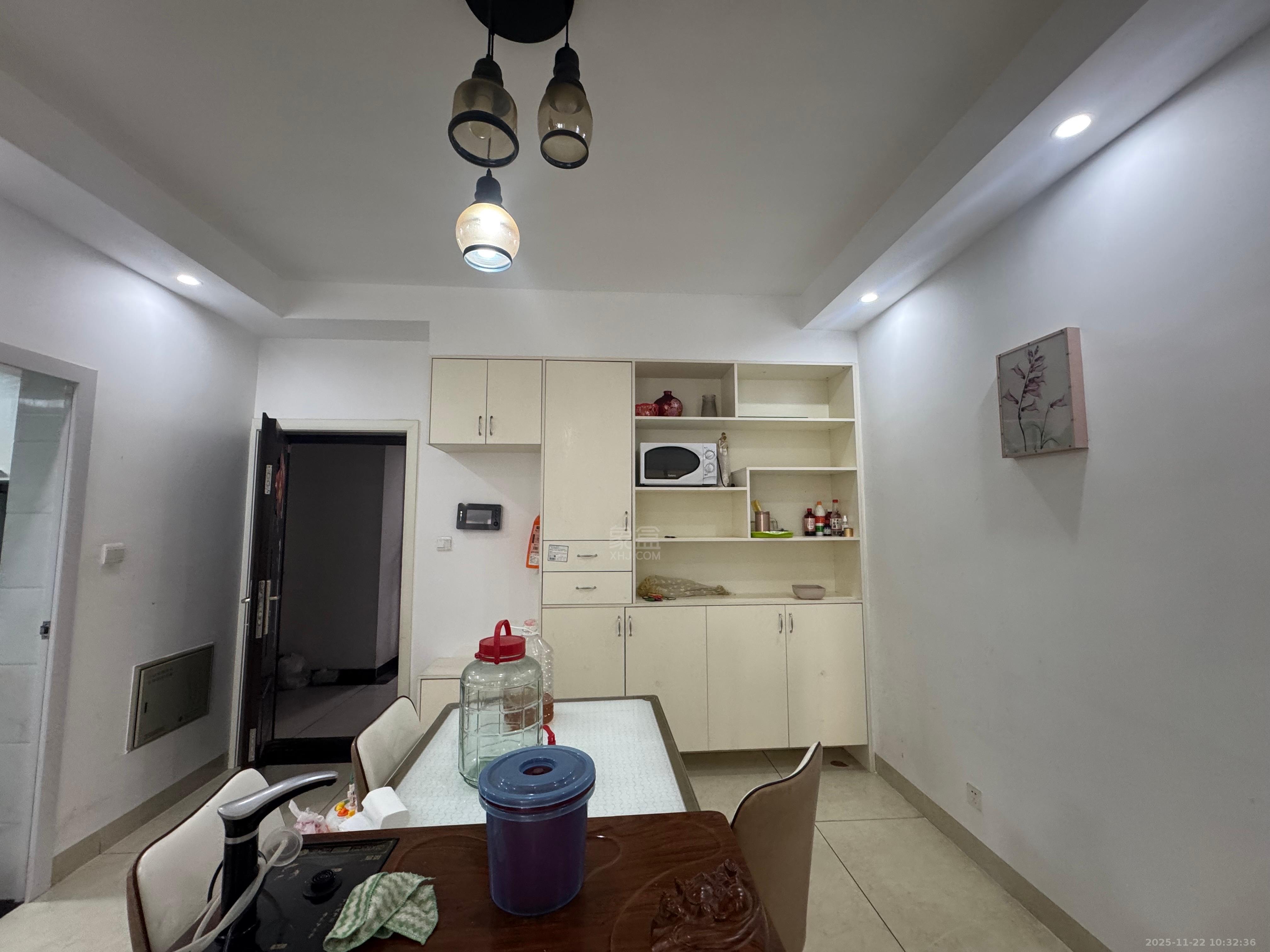 山水洲城华晨第一城  2室1厅1卫    1600.0元/月室内图