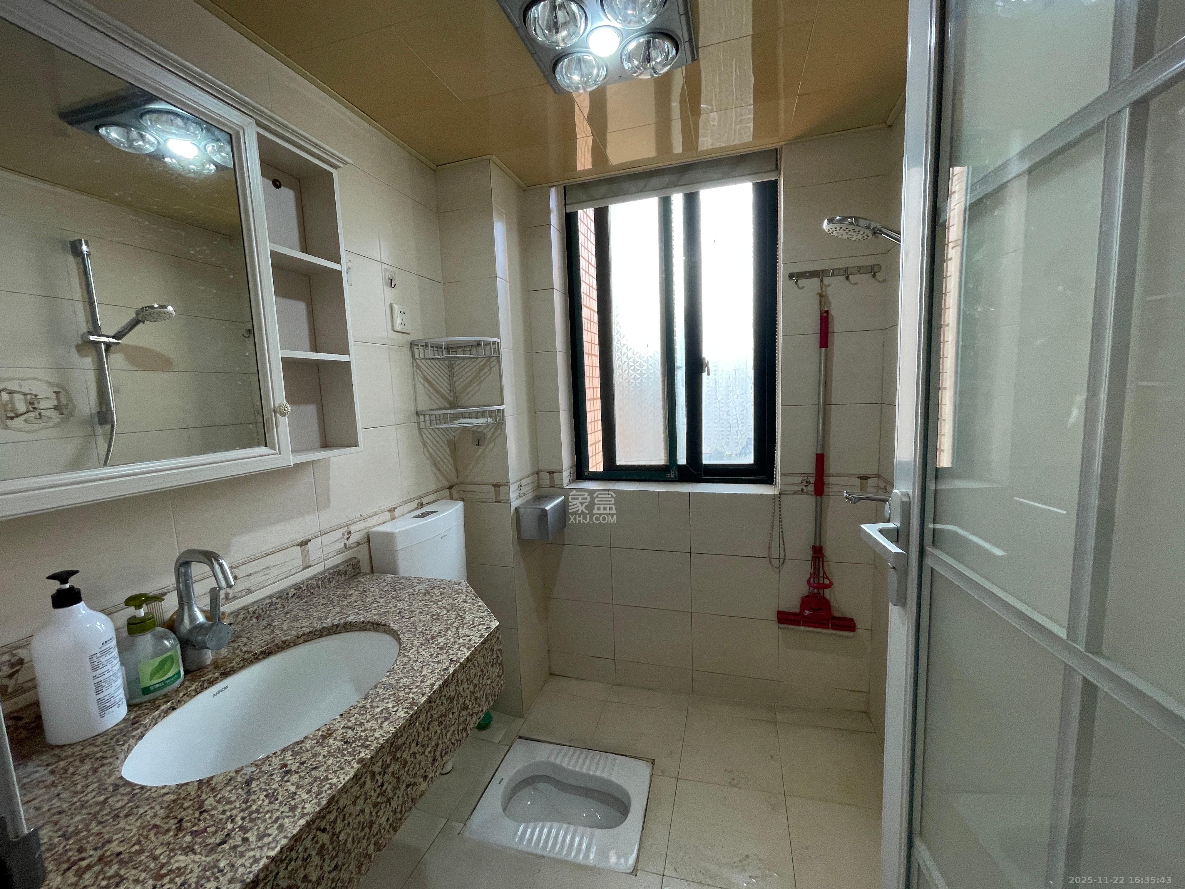 华丽家族 2室1厅1卫 2100.0元/月 华丽家族 2室1厅1卫 2100.0元/月室内图