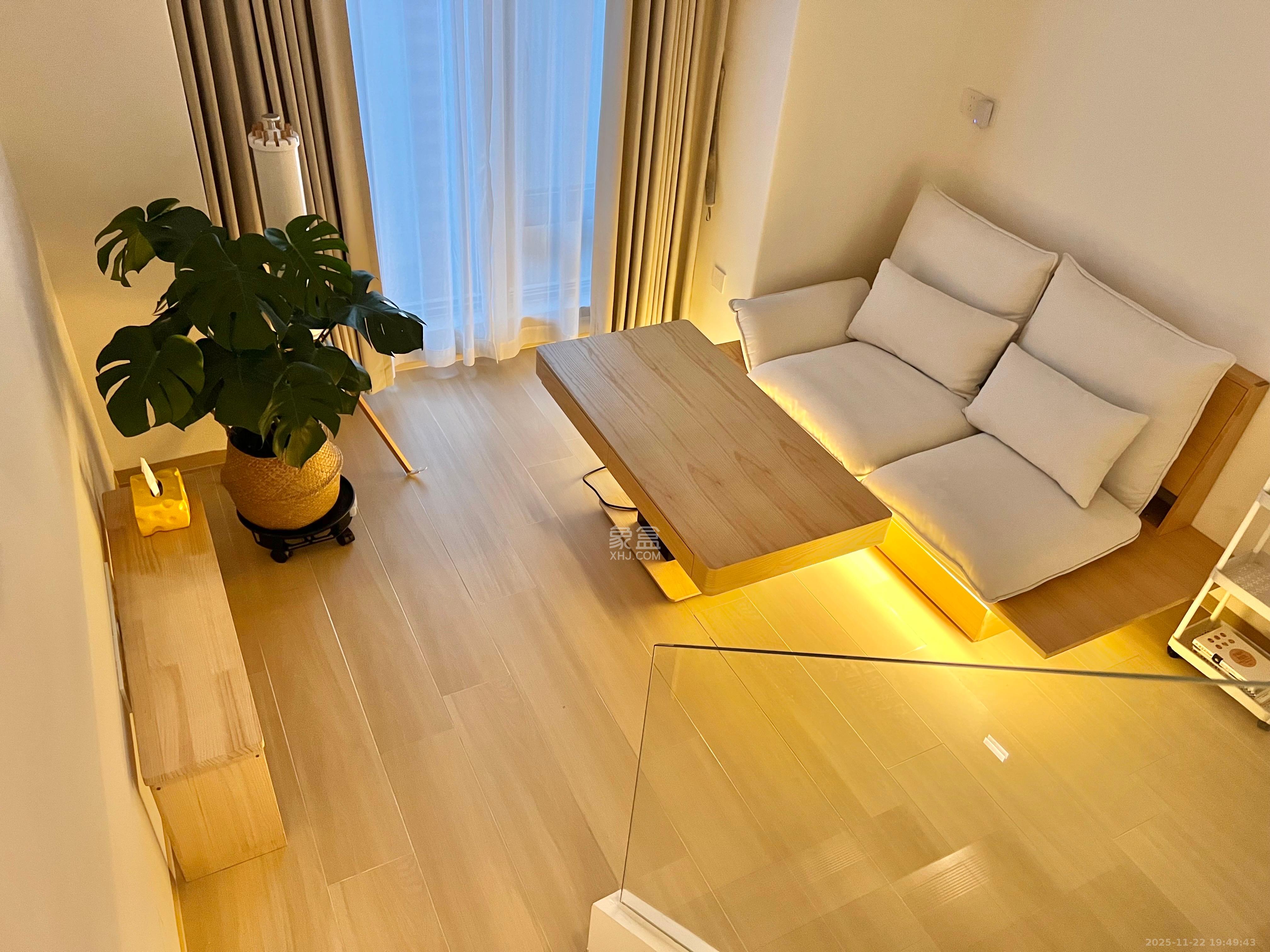 卓越江岸  1室0厅0卫    3200.0元/月