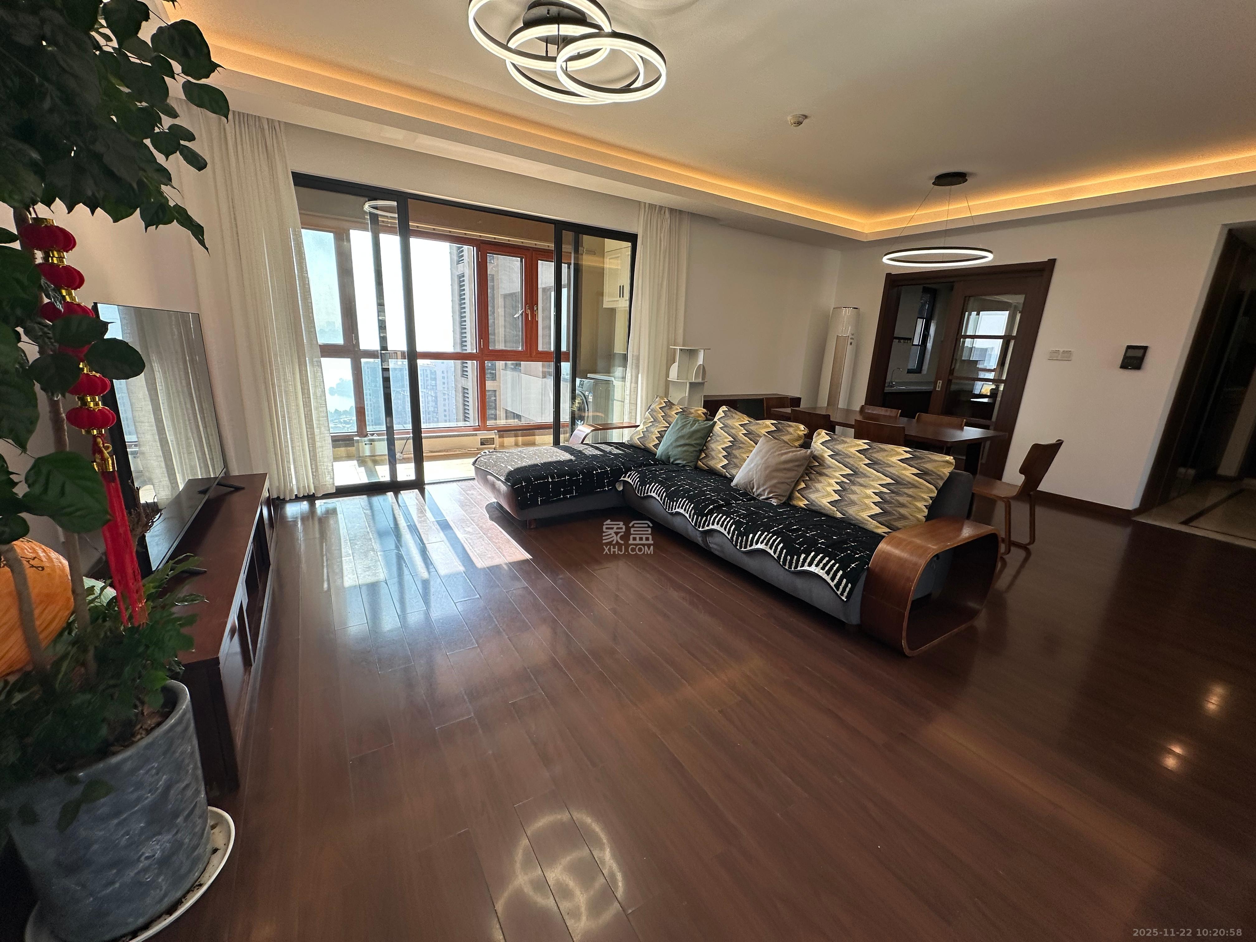 万科里金域国际  4室2厅2卫    4600.0元/月室内图