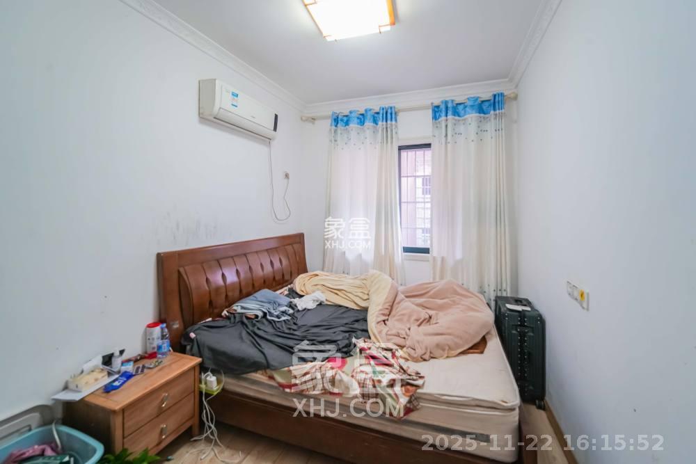 龙吉湾小区(龙瑞尚苑) 3室2厅2卫 2100.0元/月 龙吉湾小区(龙瑞尚苑) 3室2厅2卫 2100.0元/月室内图