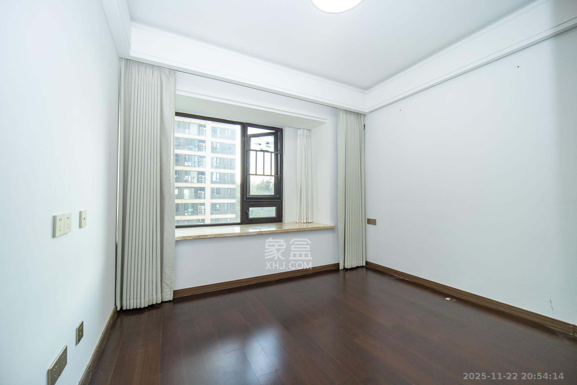 东原麓印长江B区 3室2厅1卫 125.0万 东原麓印长江B区 3室2厅1卫 125.0万卧室