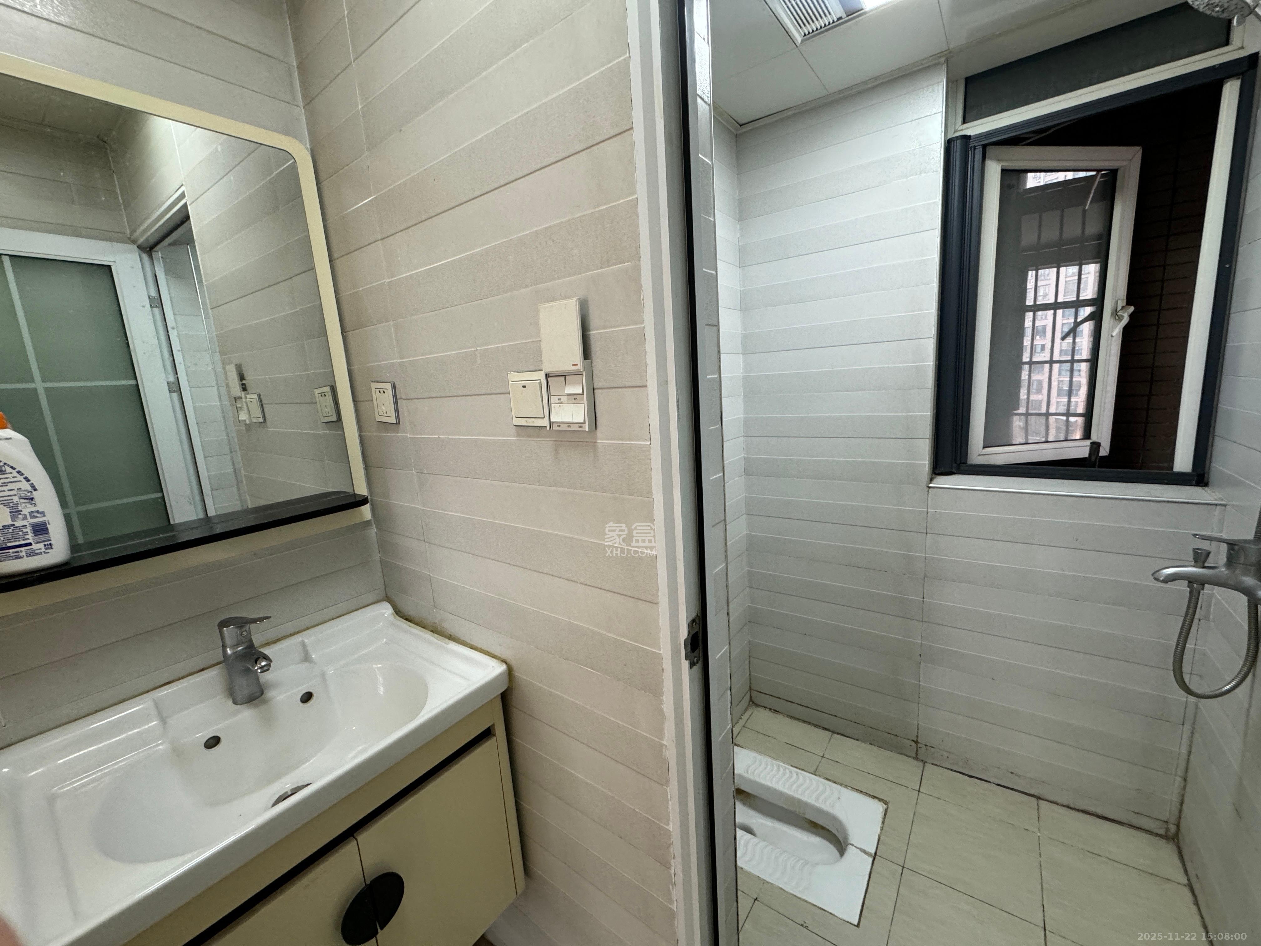 鑫科明珠  3室2厅2卫    2500.0元/月室内图