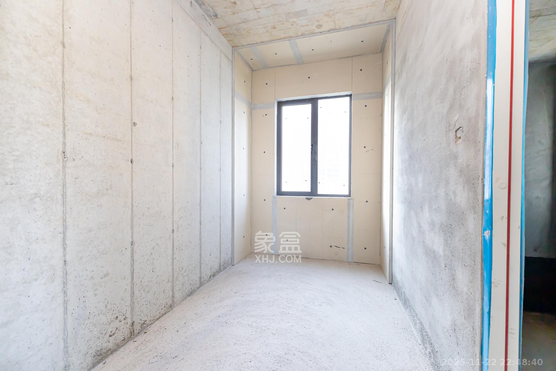 润和湘江天地E区 4室2厅3卫 200.0万 润和湘江天地E区 4室2厅3卫 200.0万卧室