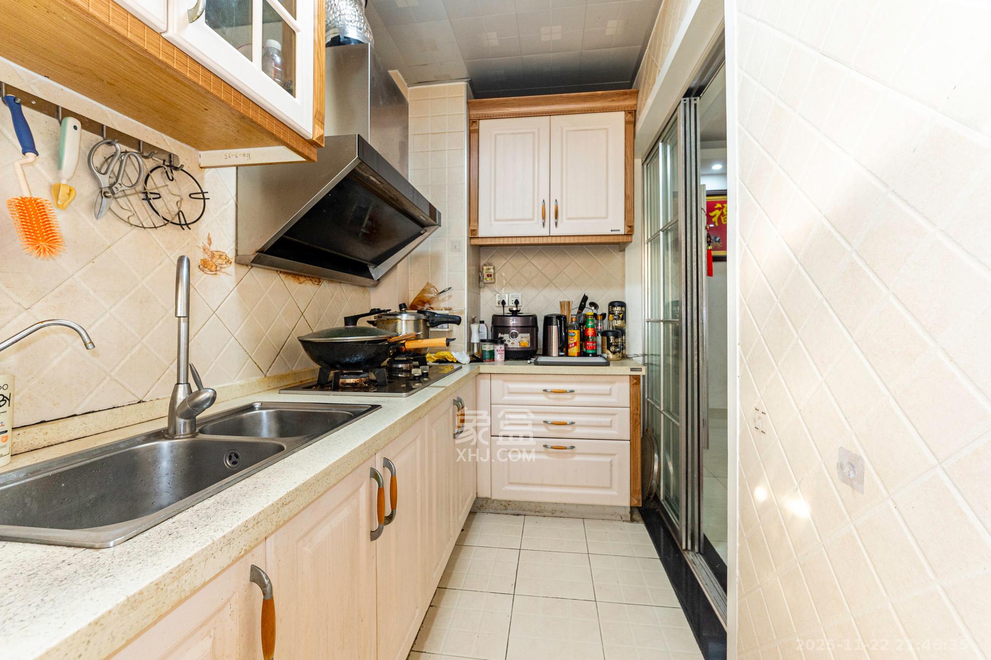 旭辉华庭 2室2厅1卫 42.0万 旭辉华庭 2室2厅1卫 42.0万厨房