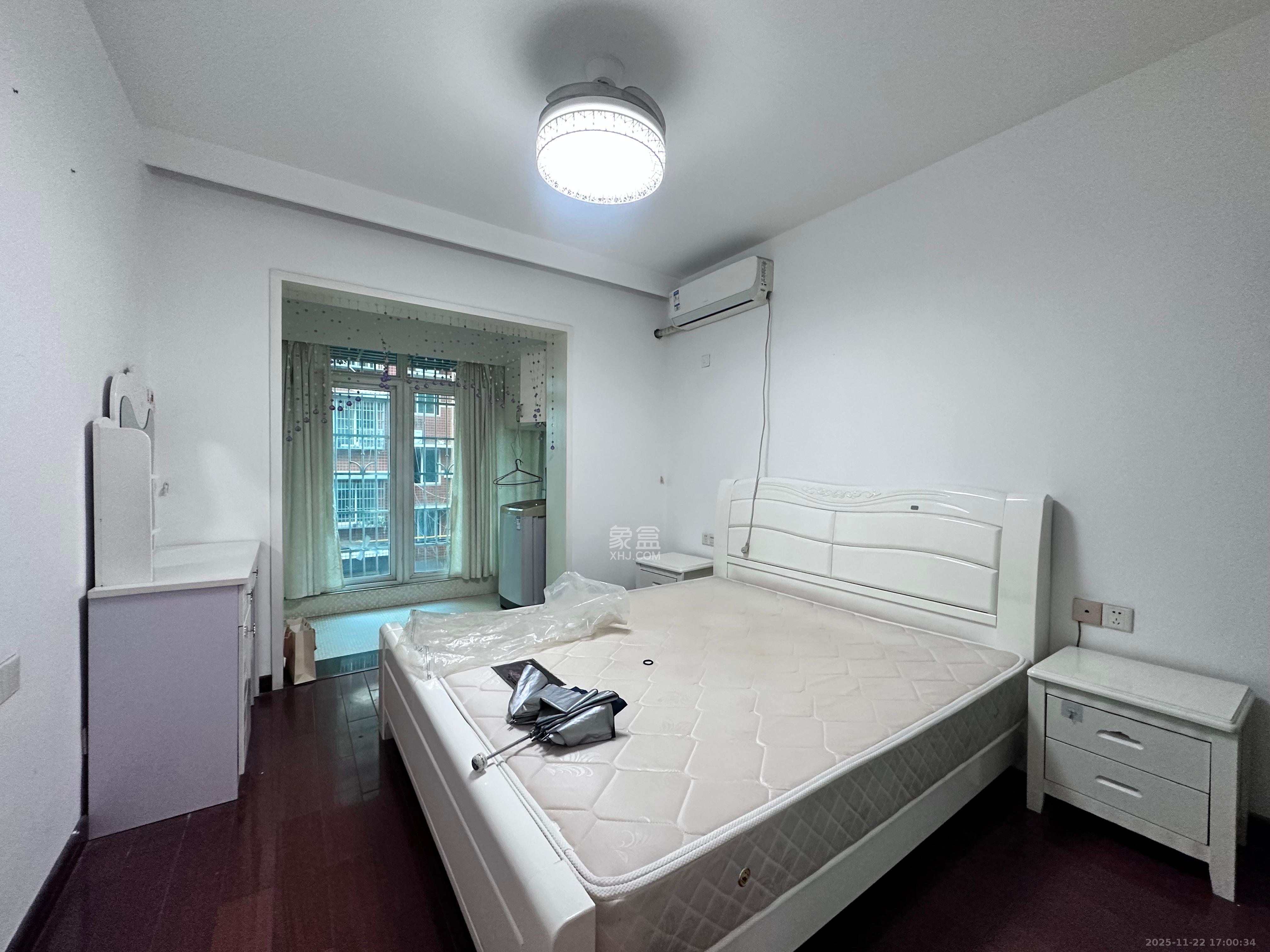 广泰家园  3室2厅2卫    2000.0元/月室内图