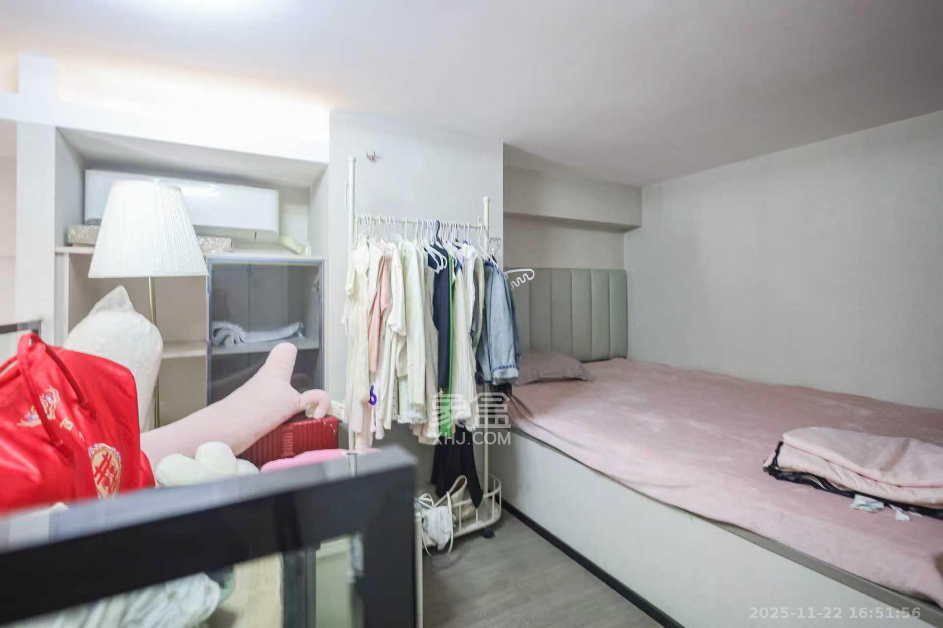 中一鲲出（鲲鹏府）  2室1厅1卫    2300.0元/月室内图