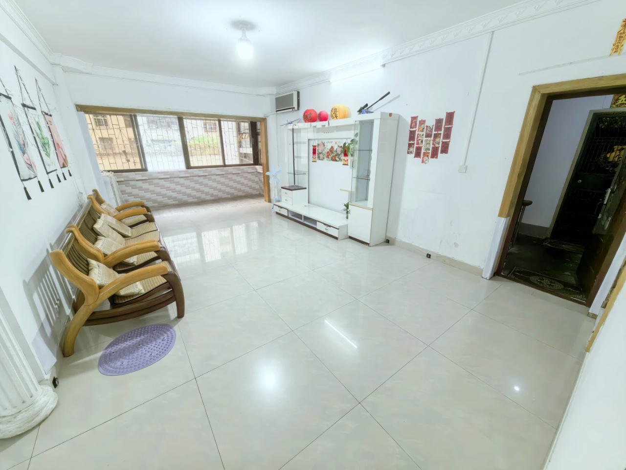 海口市公安局金龙宿舍区  3室2厅1卫    2300.0元/月户型图