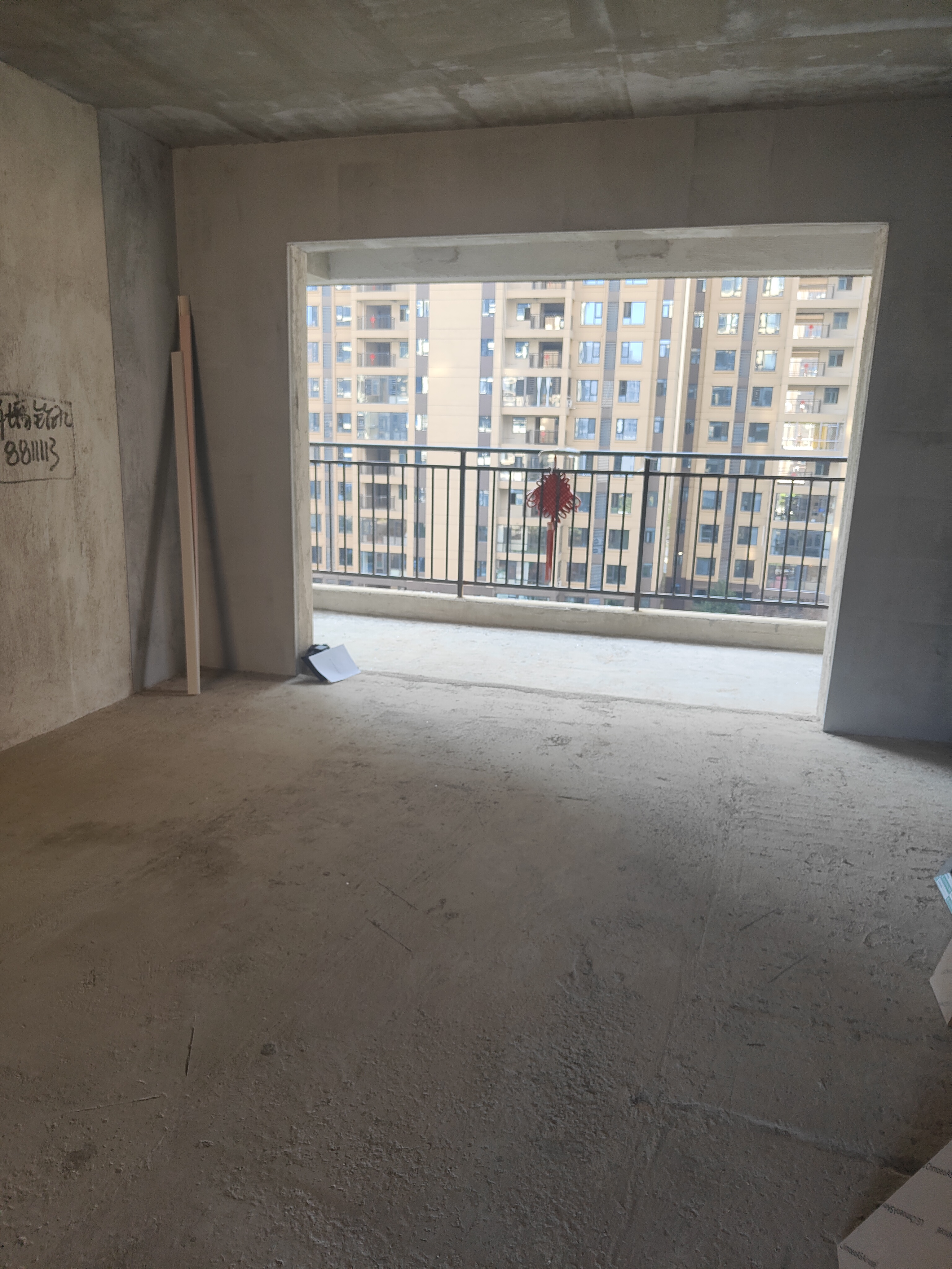 鹏泰天麓 5室2厅2卫 88.8万 鹏泰天麓 5室2厅2卫 88.8万客厅