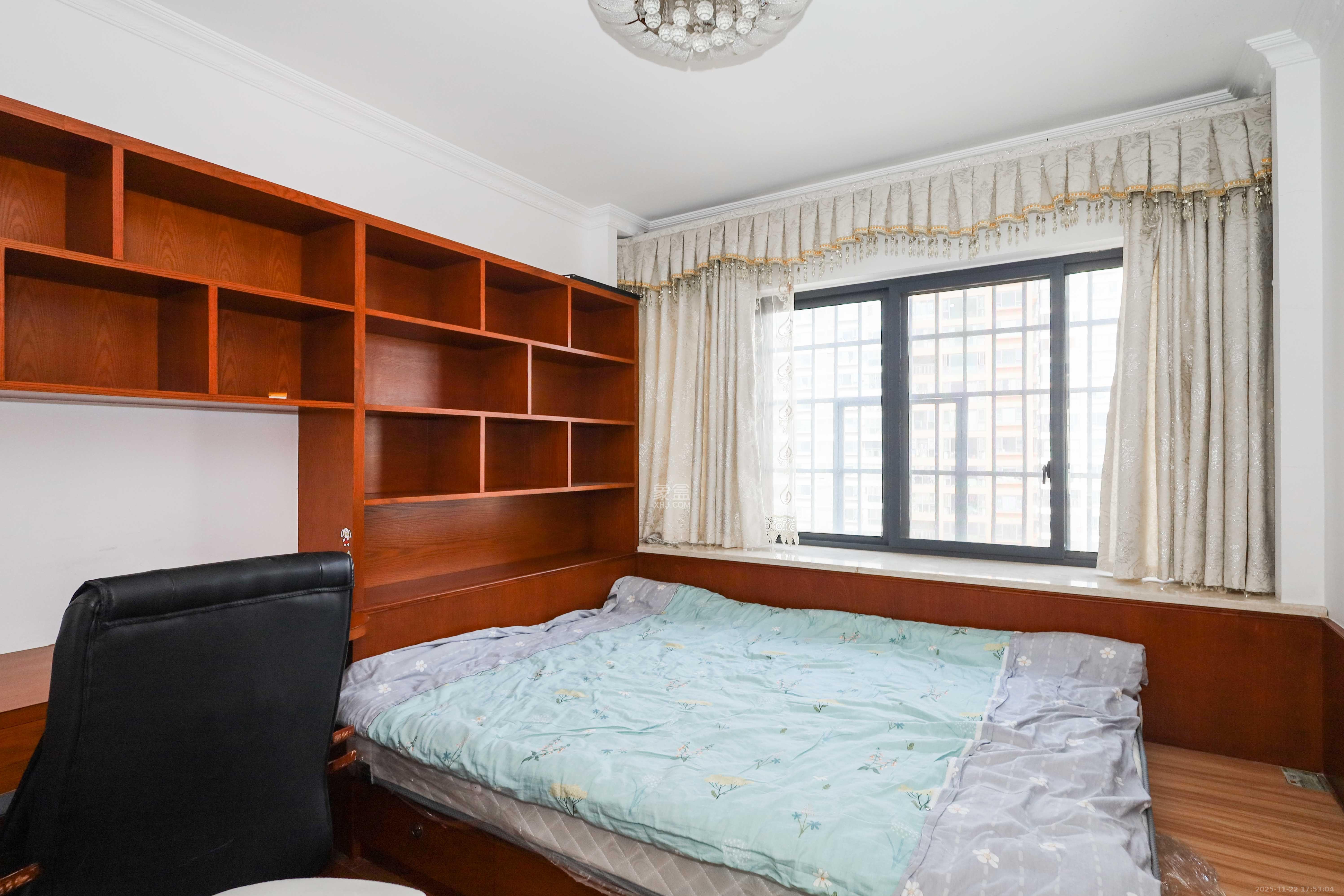 好莱城(弘德西街) 4室2厅1卫 2900.0元/月 好莱城(弘德西街) 4室2厅1卫 2900.0元/月室内图