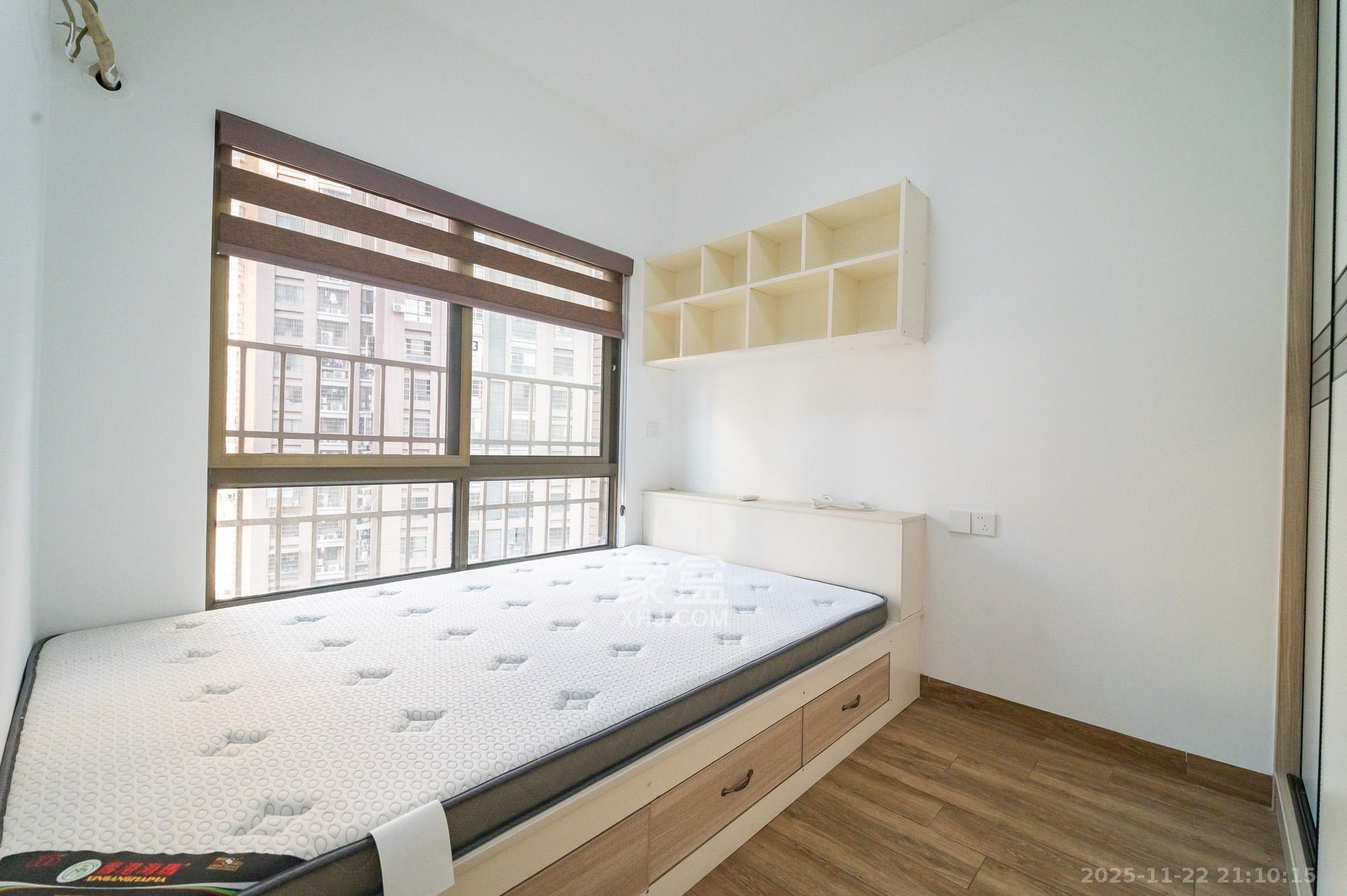 家和院  5室2厅2卫    110.0万卧室