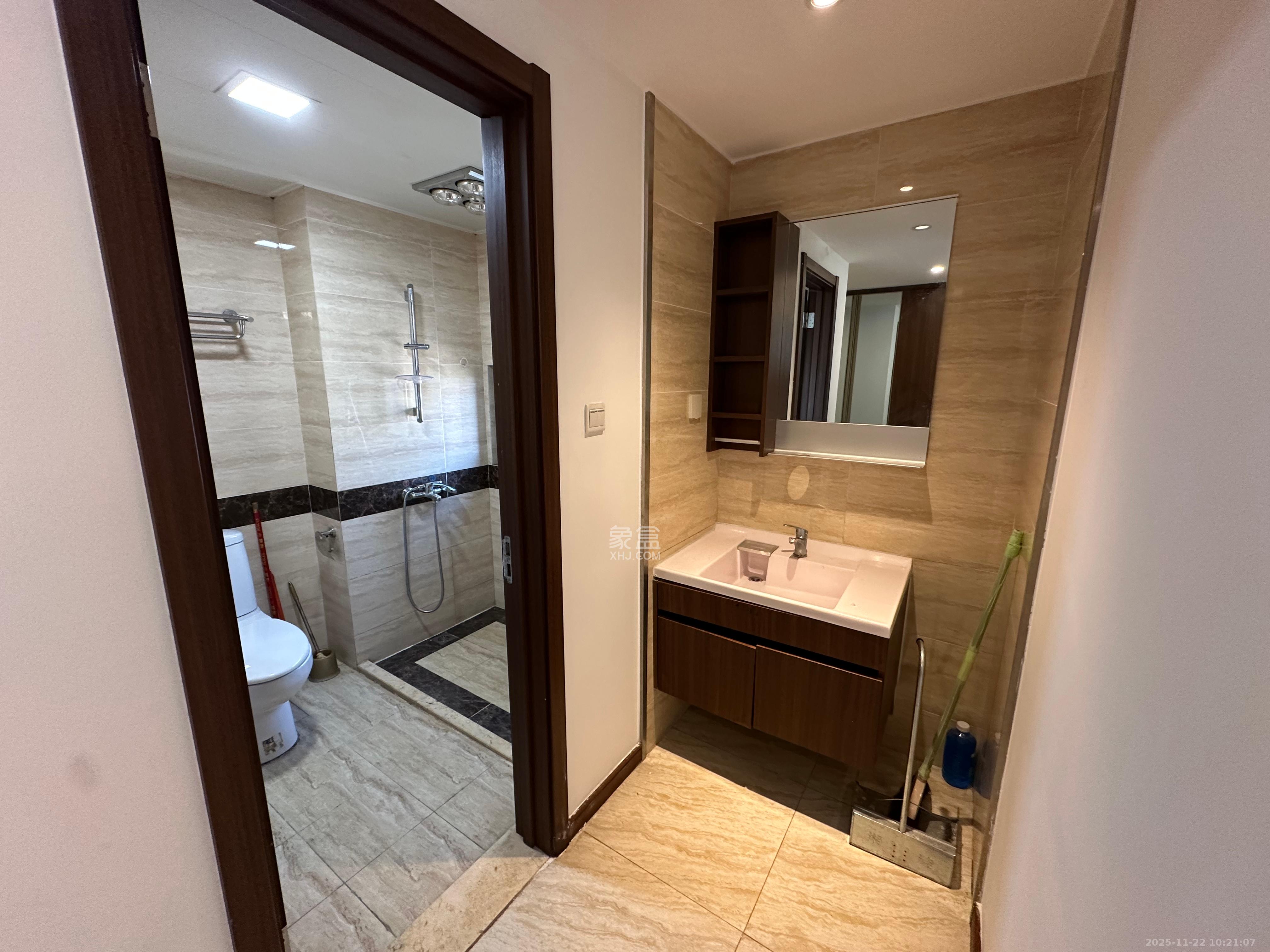 万科里金域国际  4室2厅2卫    4600.0元/月室内图