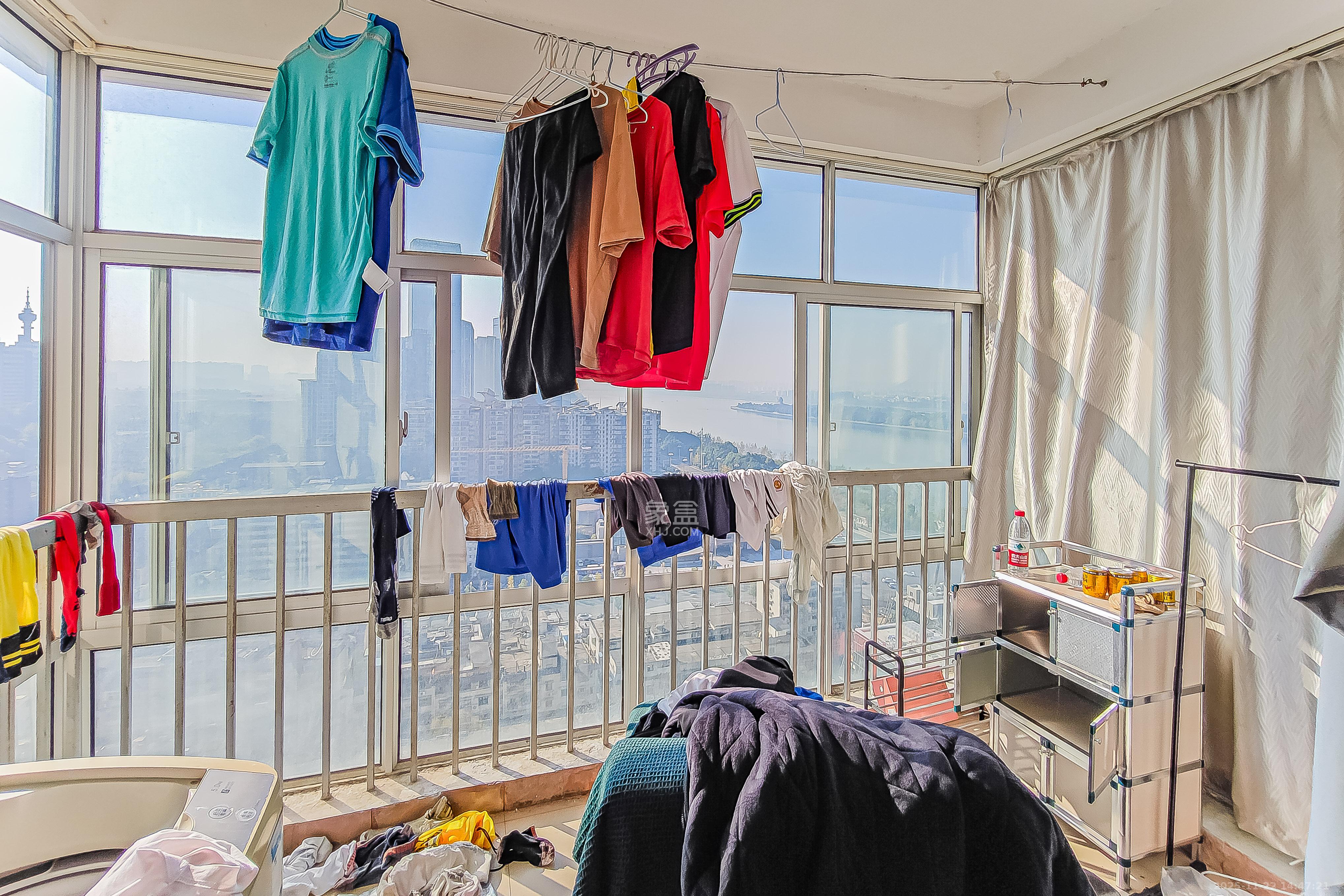 景泰雅苑(景江融城) 2室2厅1卫 98.0万 景泰雅苑(景江融城) 2室2厅1卫 98.0万阳台